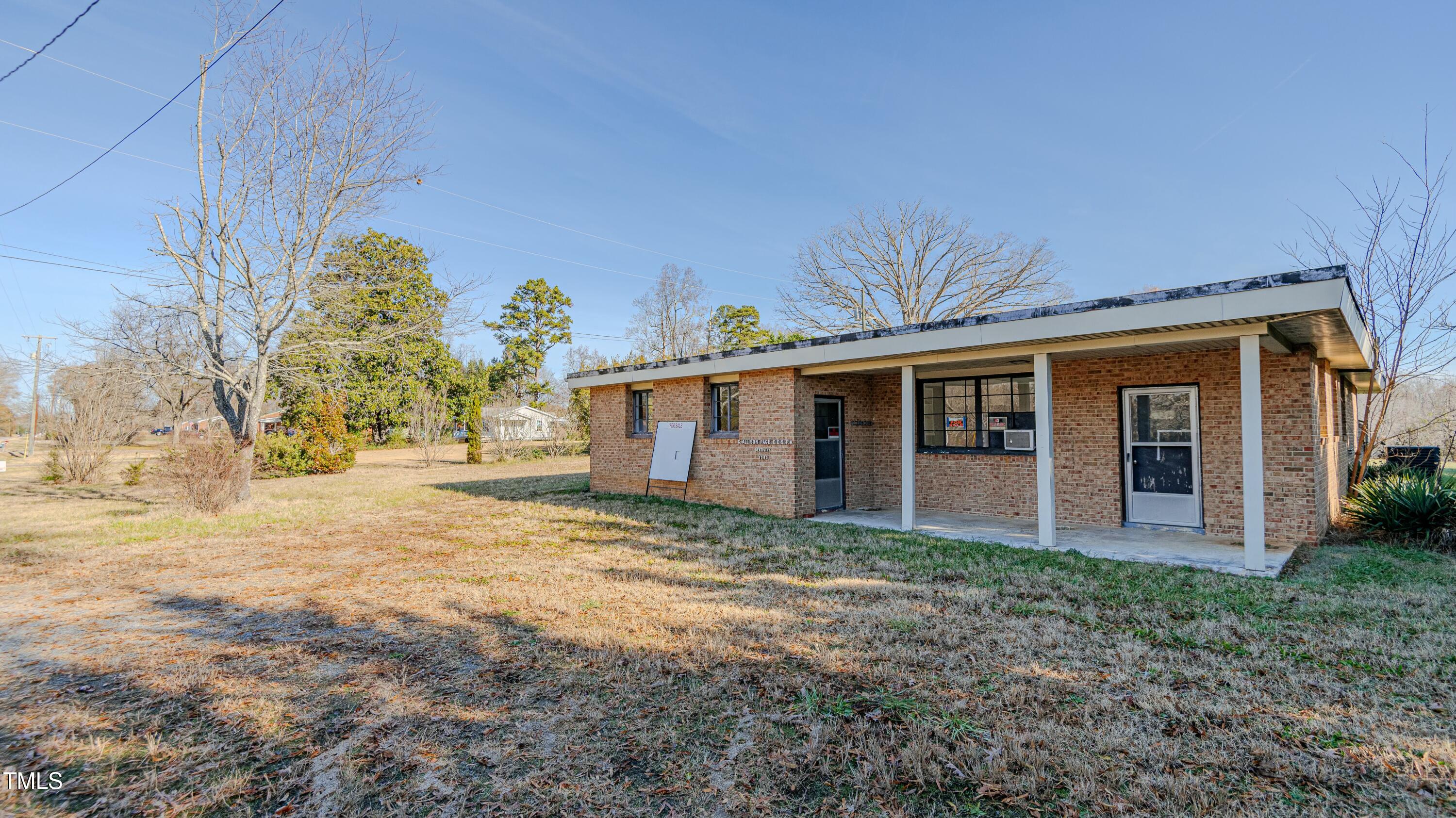 3043 U.s. Hwy 158 W Property Photo 4