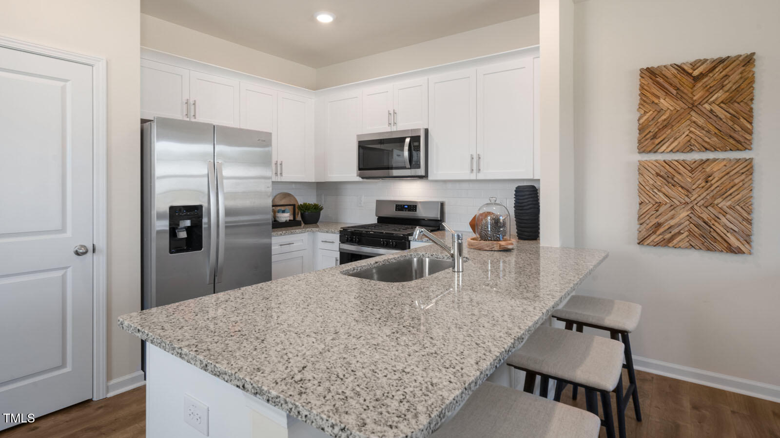 454 Belgian Red Way Property Photo 4