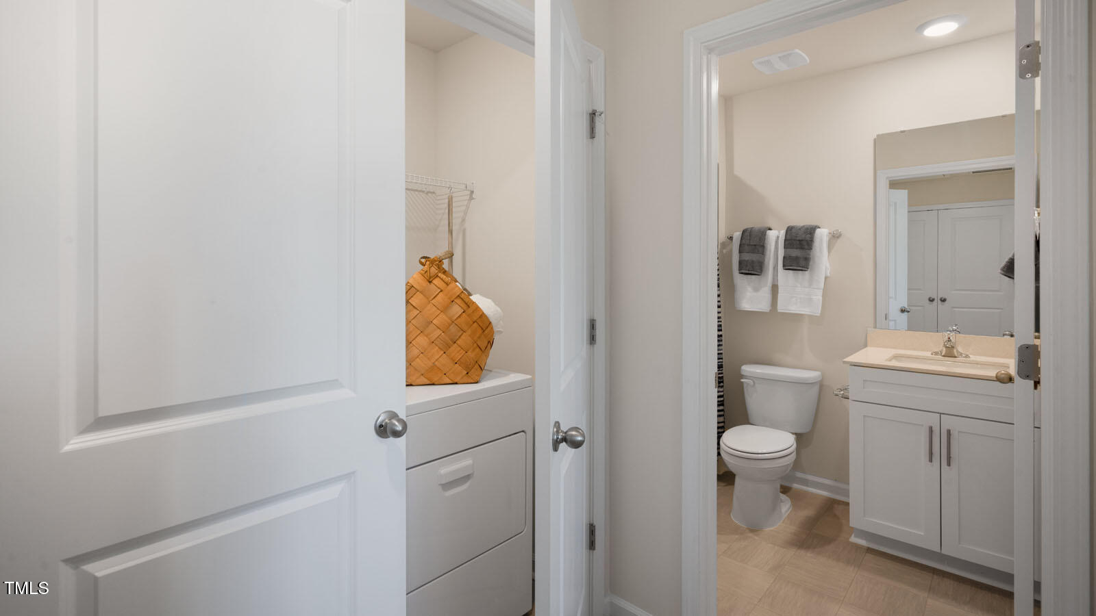 454 Belgian Red Way Property Photo 14