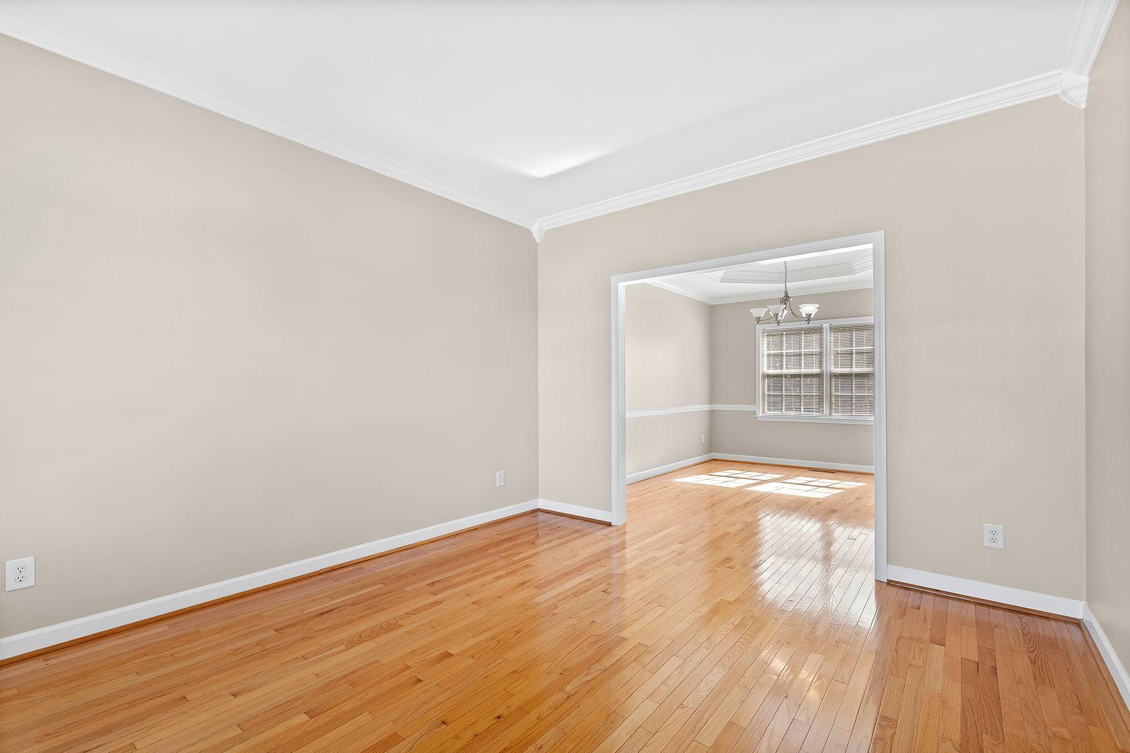 545 Seastone Street Property Photo 3