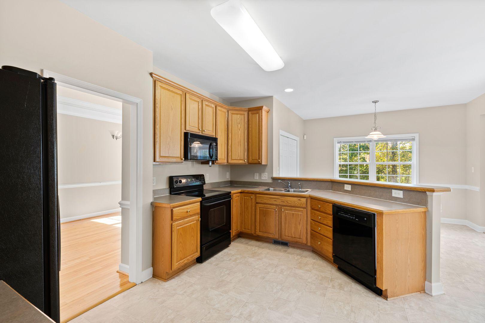 545 Seastone Street Property Photo 7