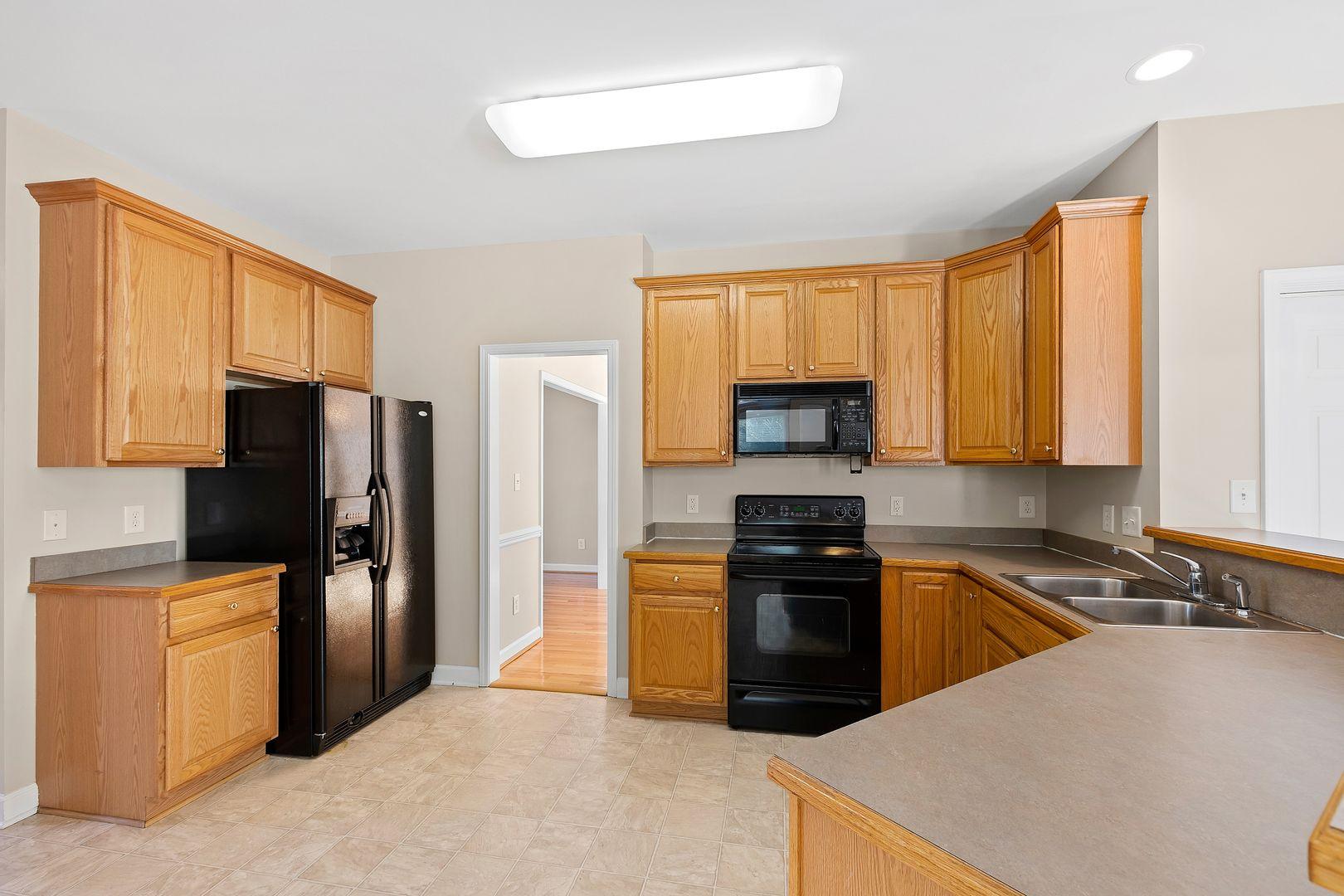 545 Seastone Street Property Photo 10