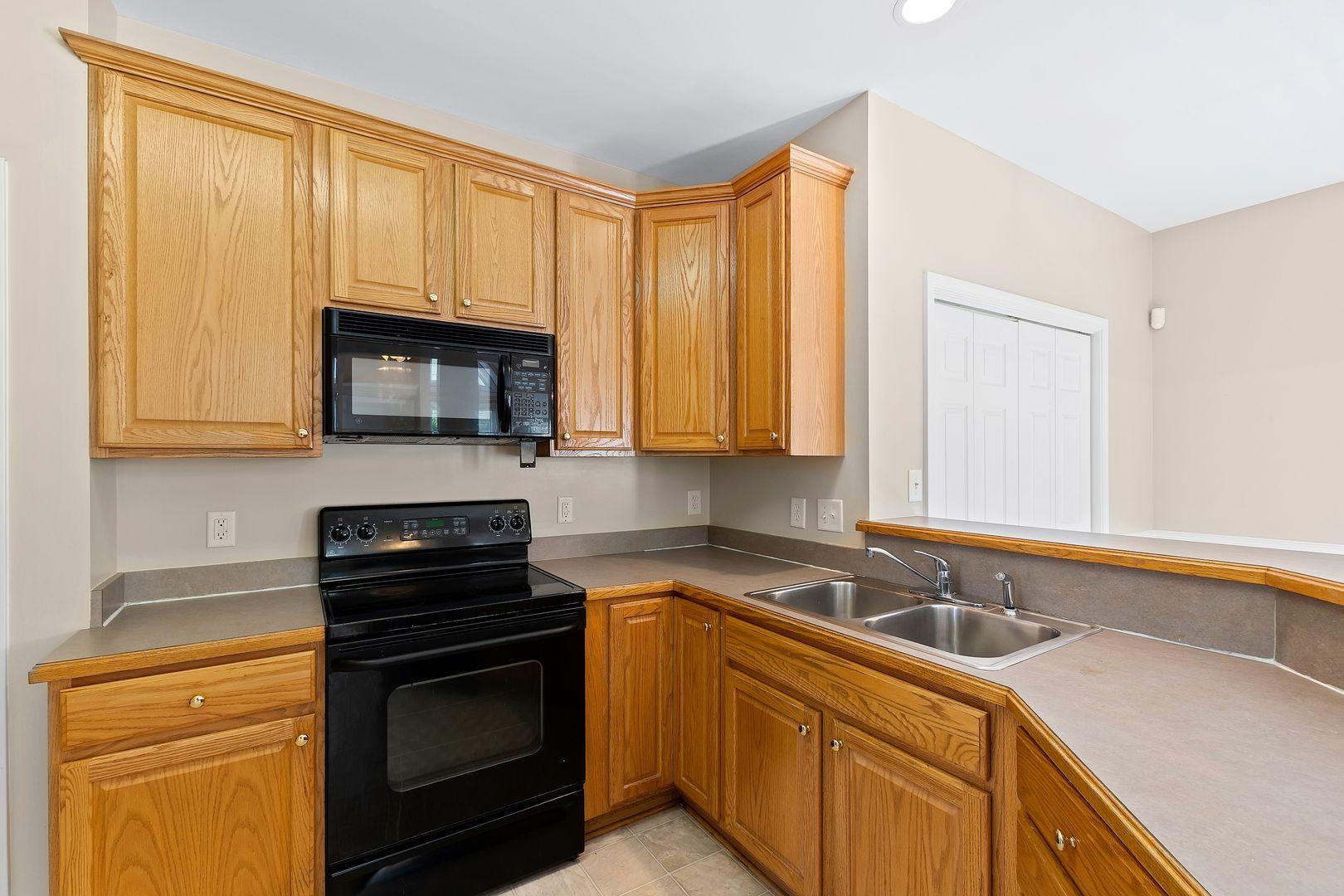 545 Seastone Street Property Photo 11