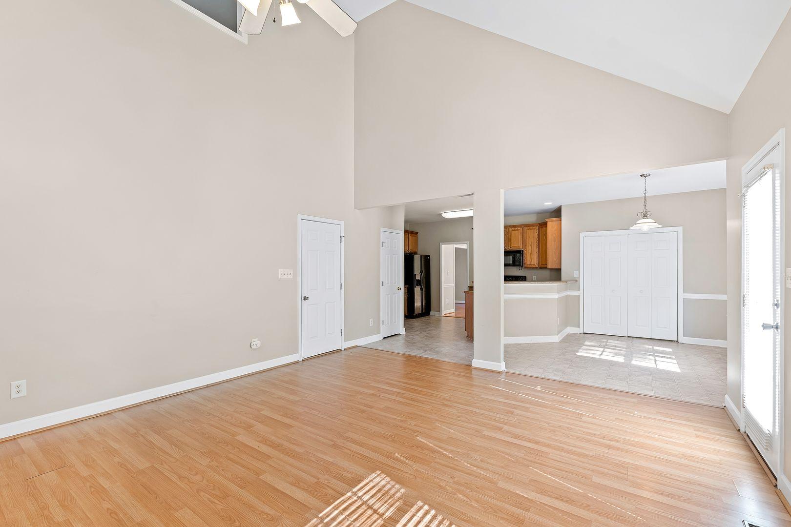 545 Seastone Street Property Photo 15