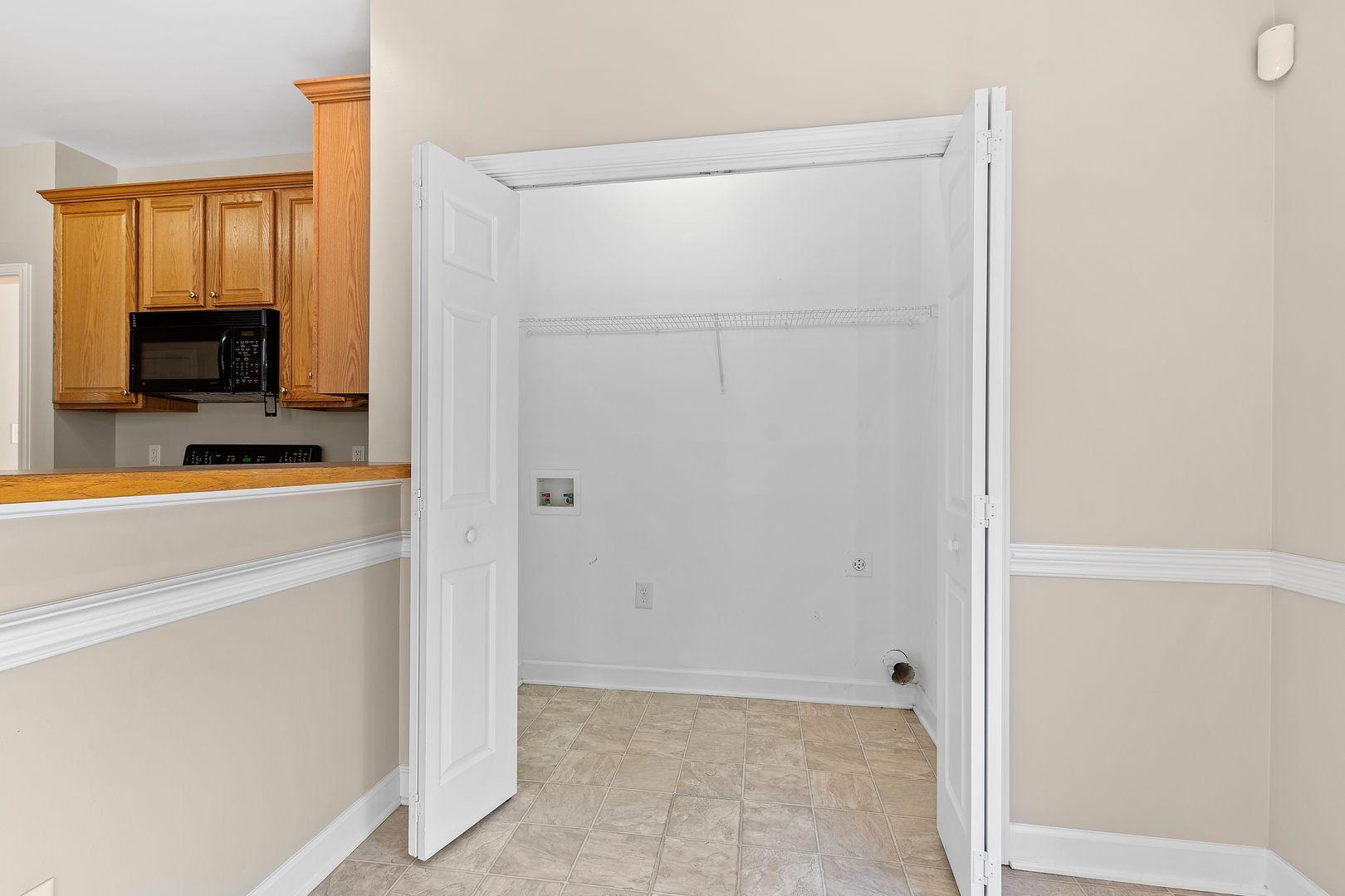 545 Seastone Street Property Photo 32