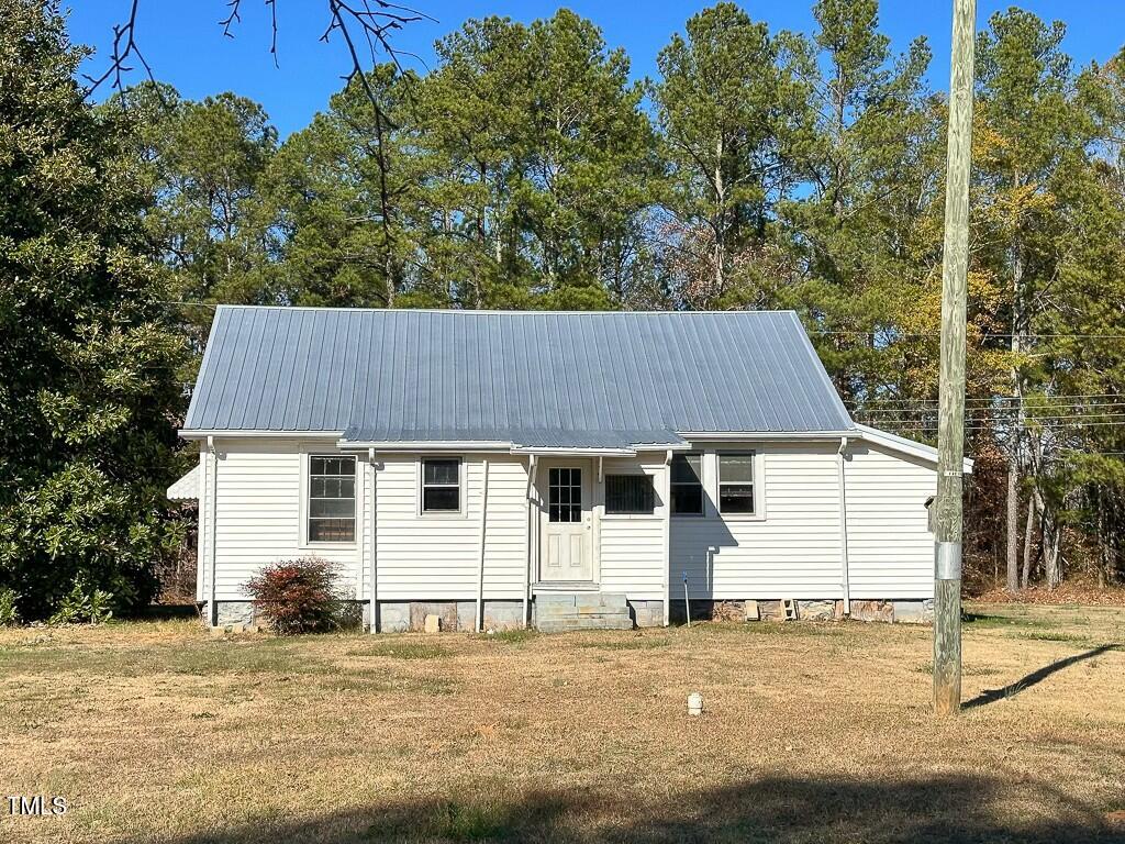 1582 Us Highway 158 E Property Photo 2