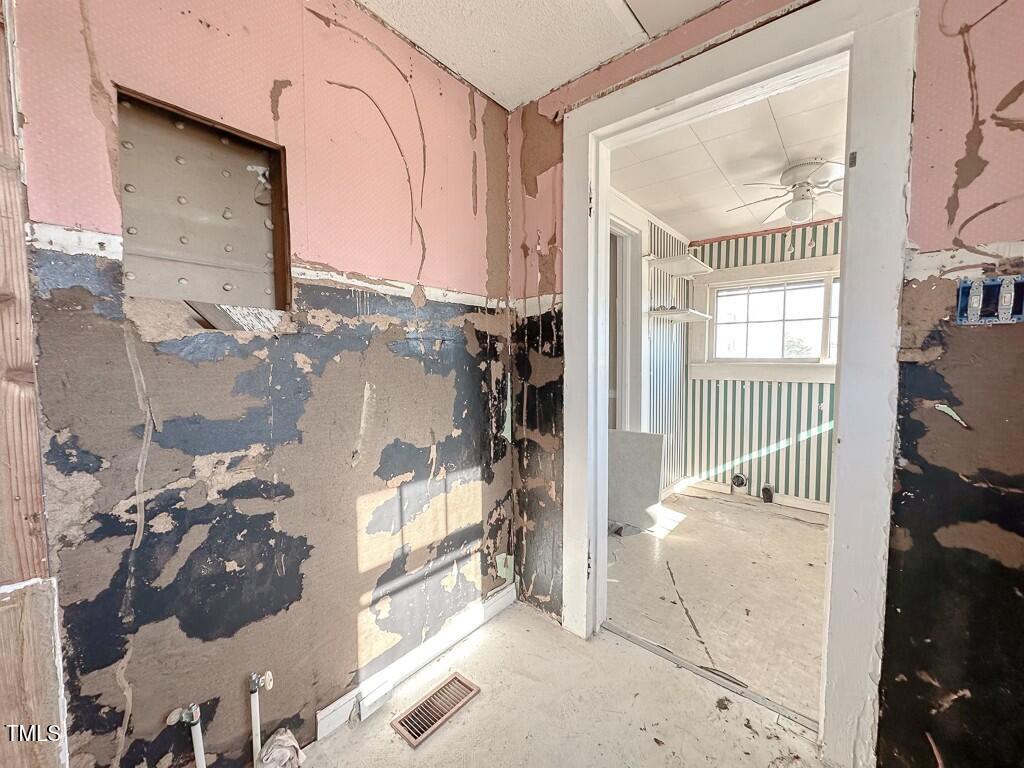 1582 Us Highway 158 E Property Photo 18