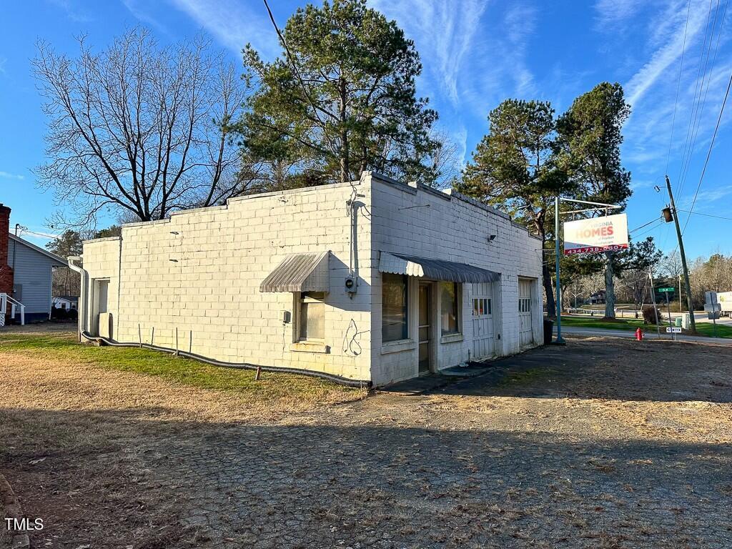 1576 Us Hwy 158 E Property Photo 3