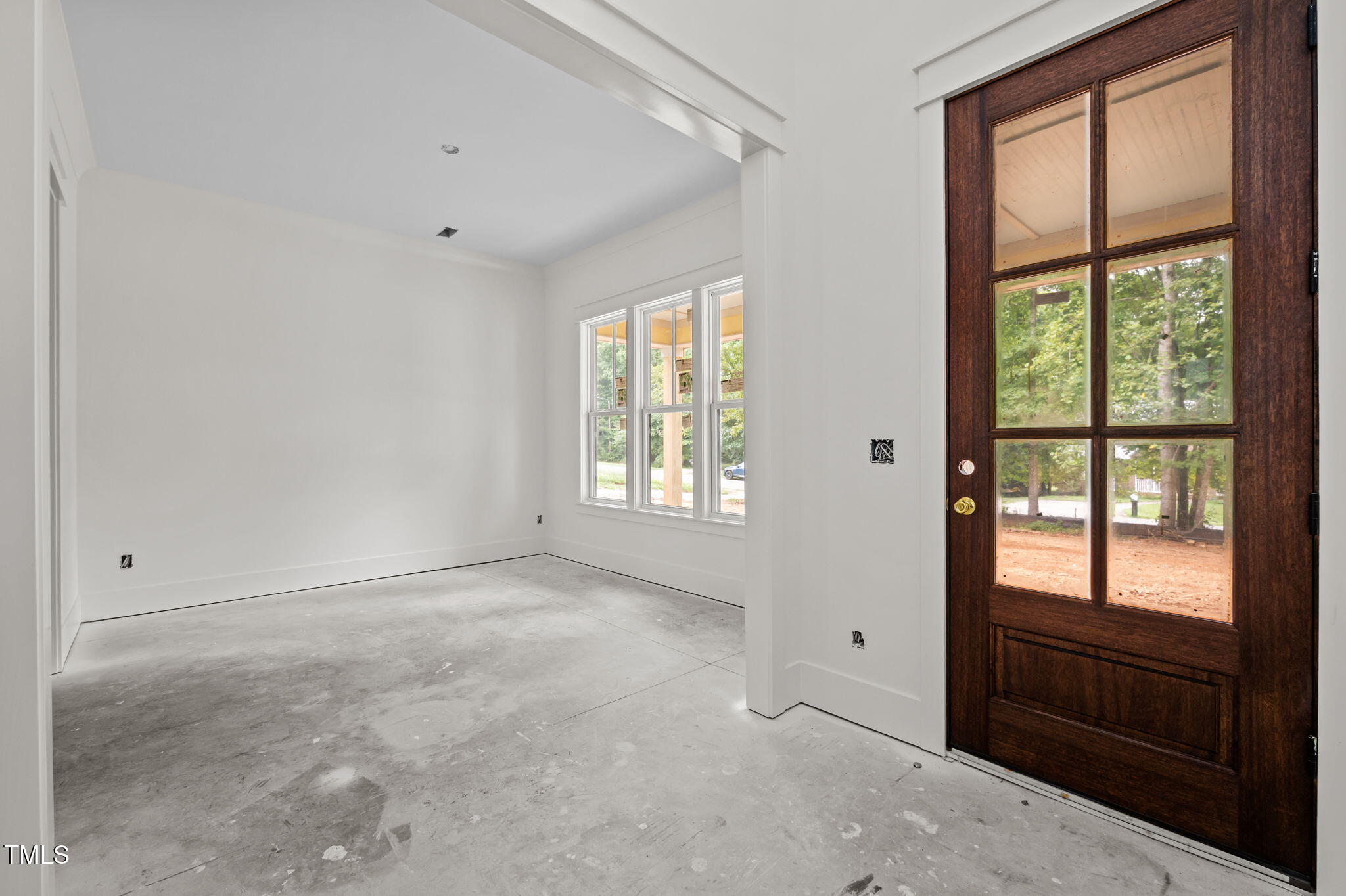 2304 Hardwood Drive Property Photo 5