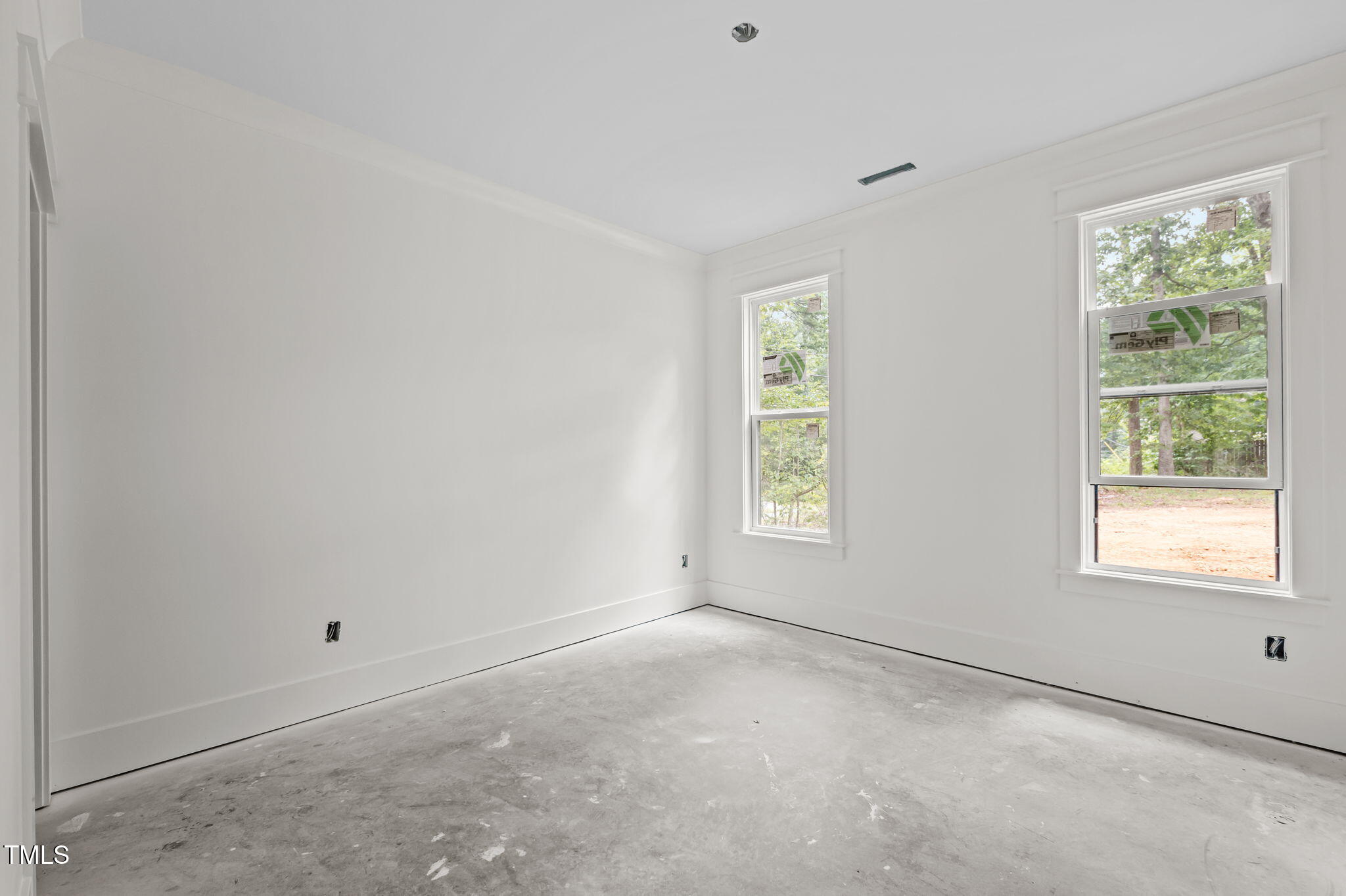 2304 Hardwood Drive Property Photo 11