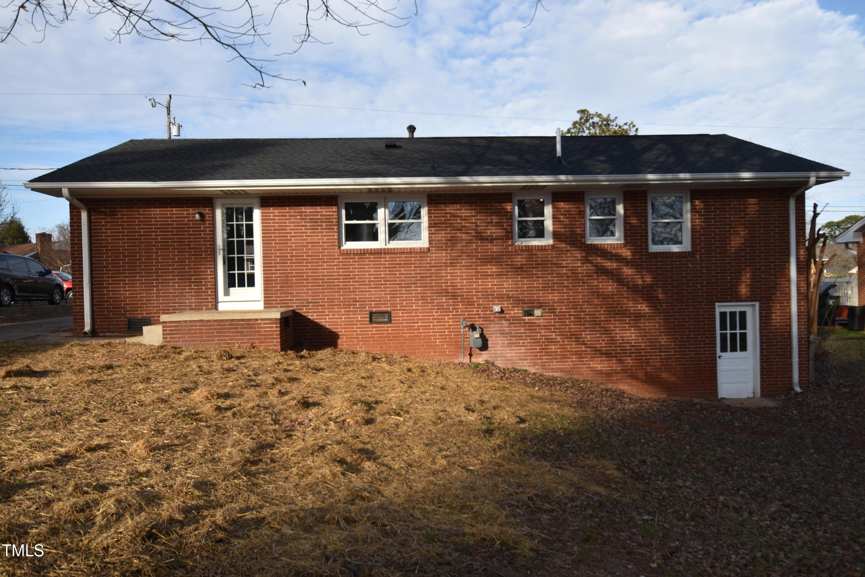 325 Meadowbrook Drive Property Photo 5