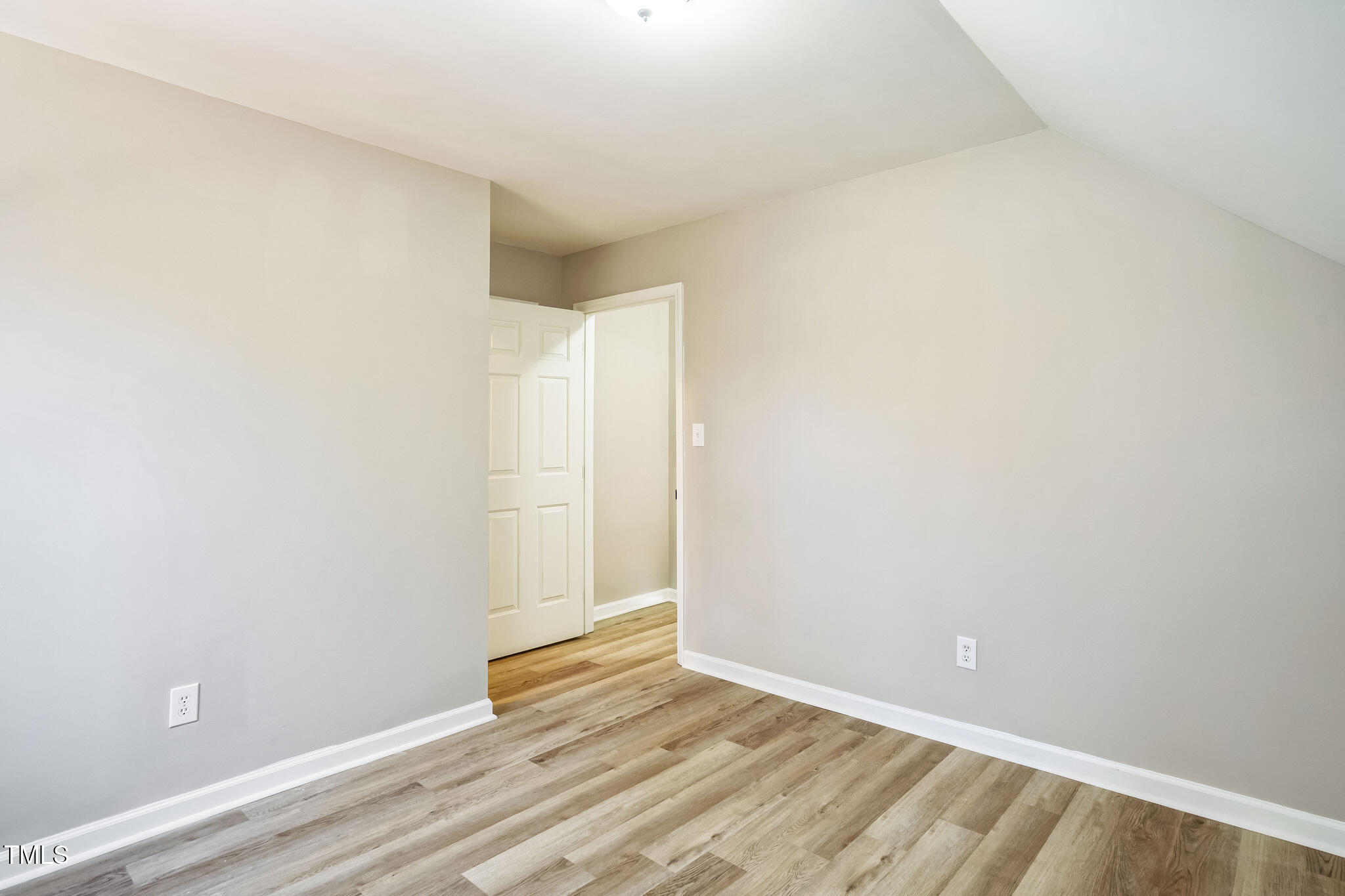 309 Monterey Court Property Photo 27