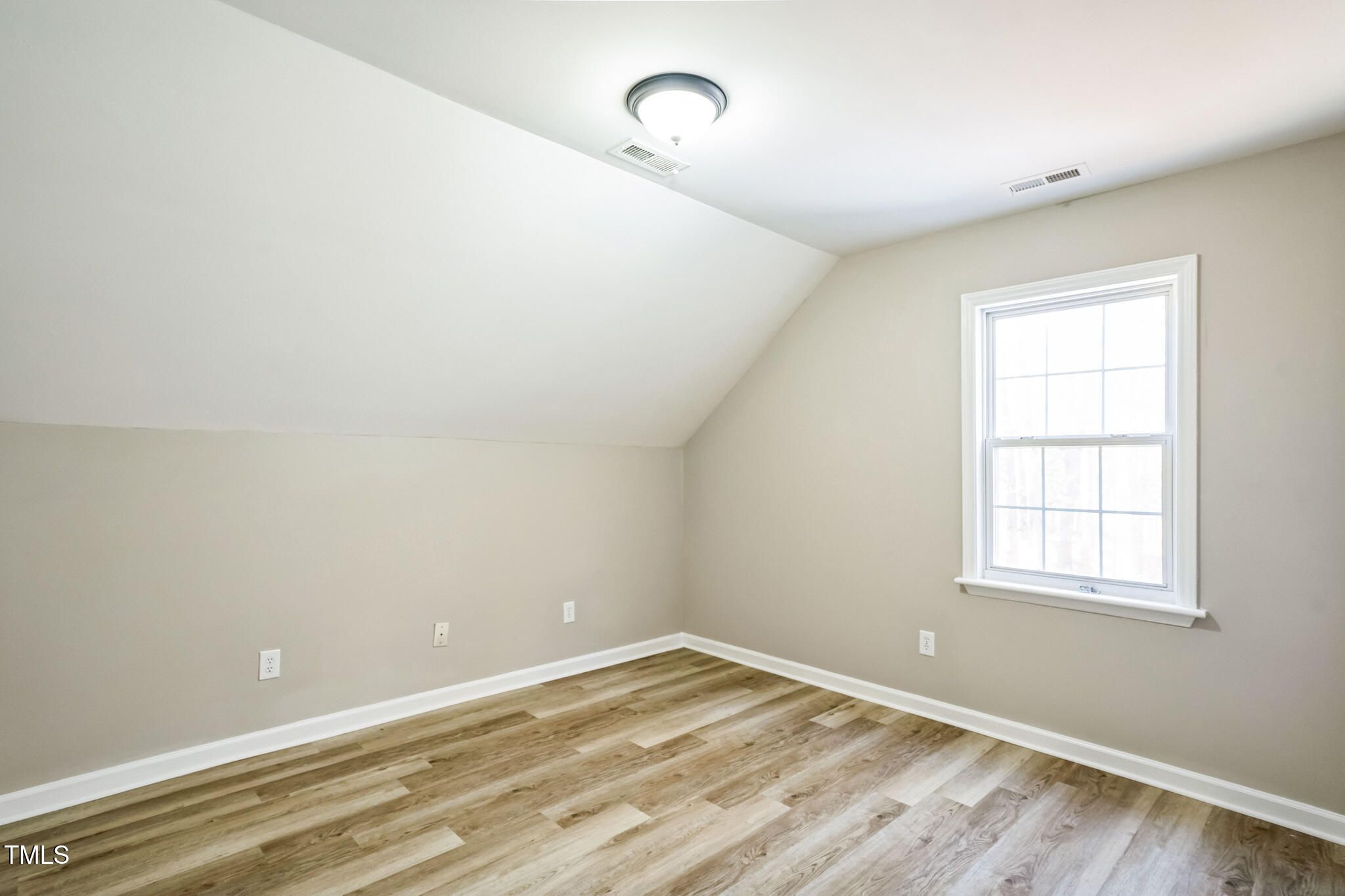 309 Monterey Court Property Photo 28