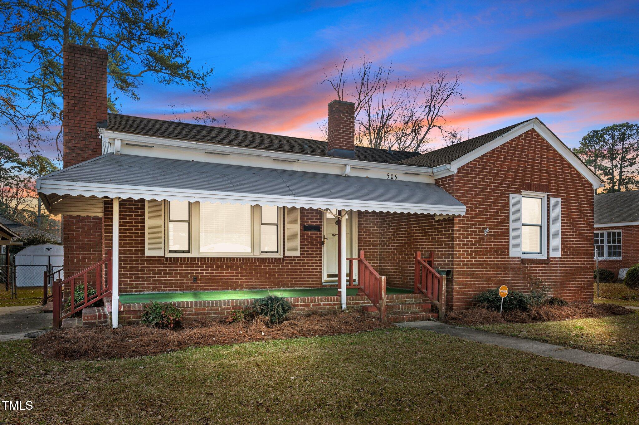 505 W Johnston Street Property Photo