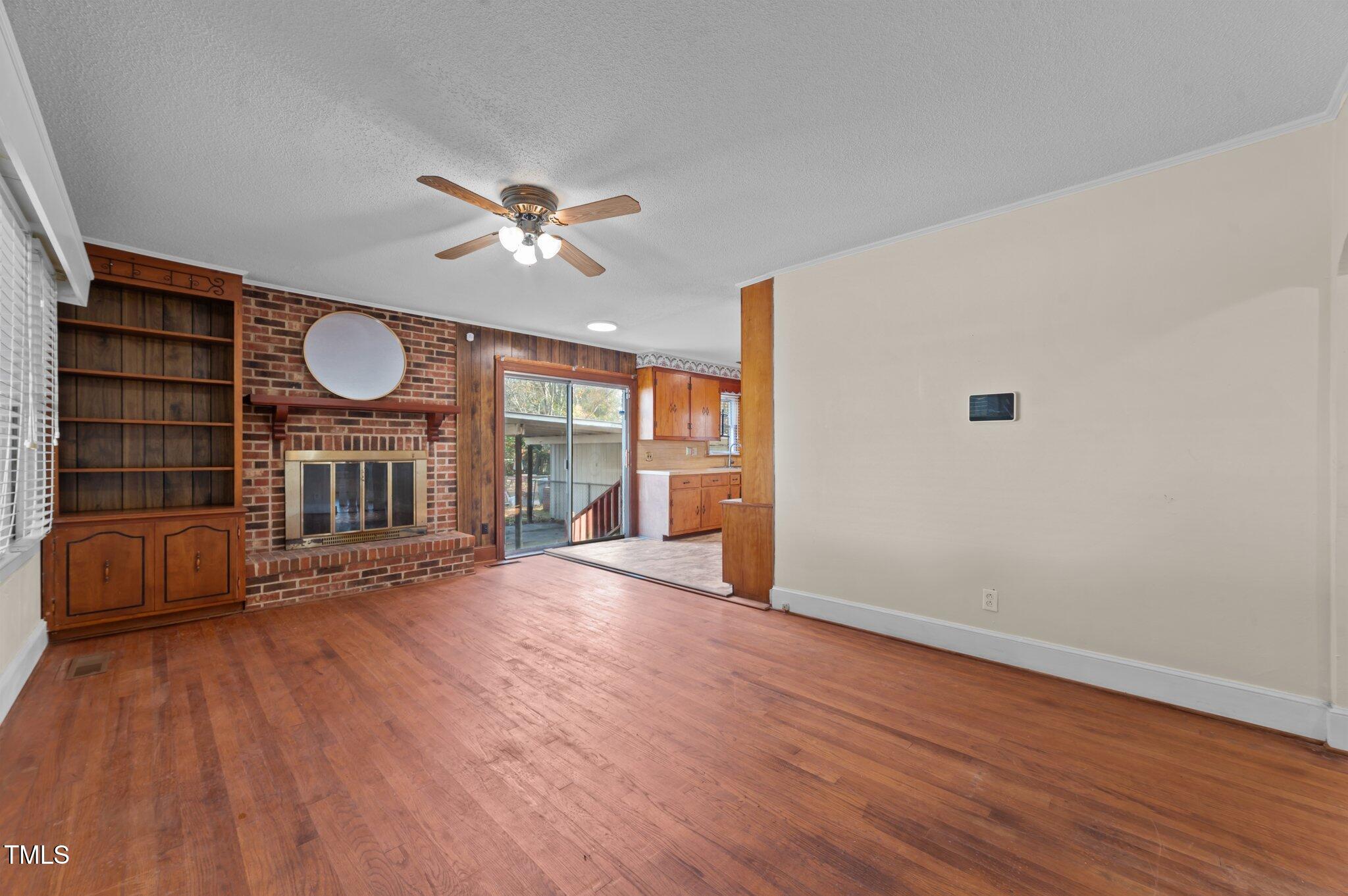 505 W Johnston Street Property Photo 5