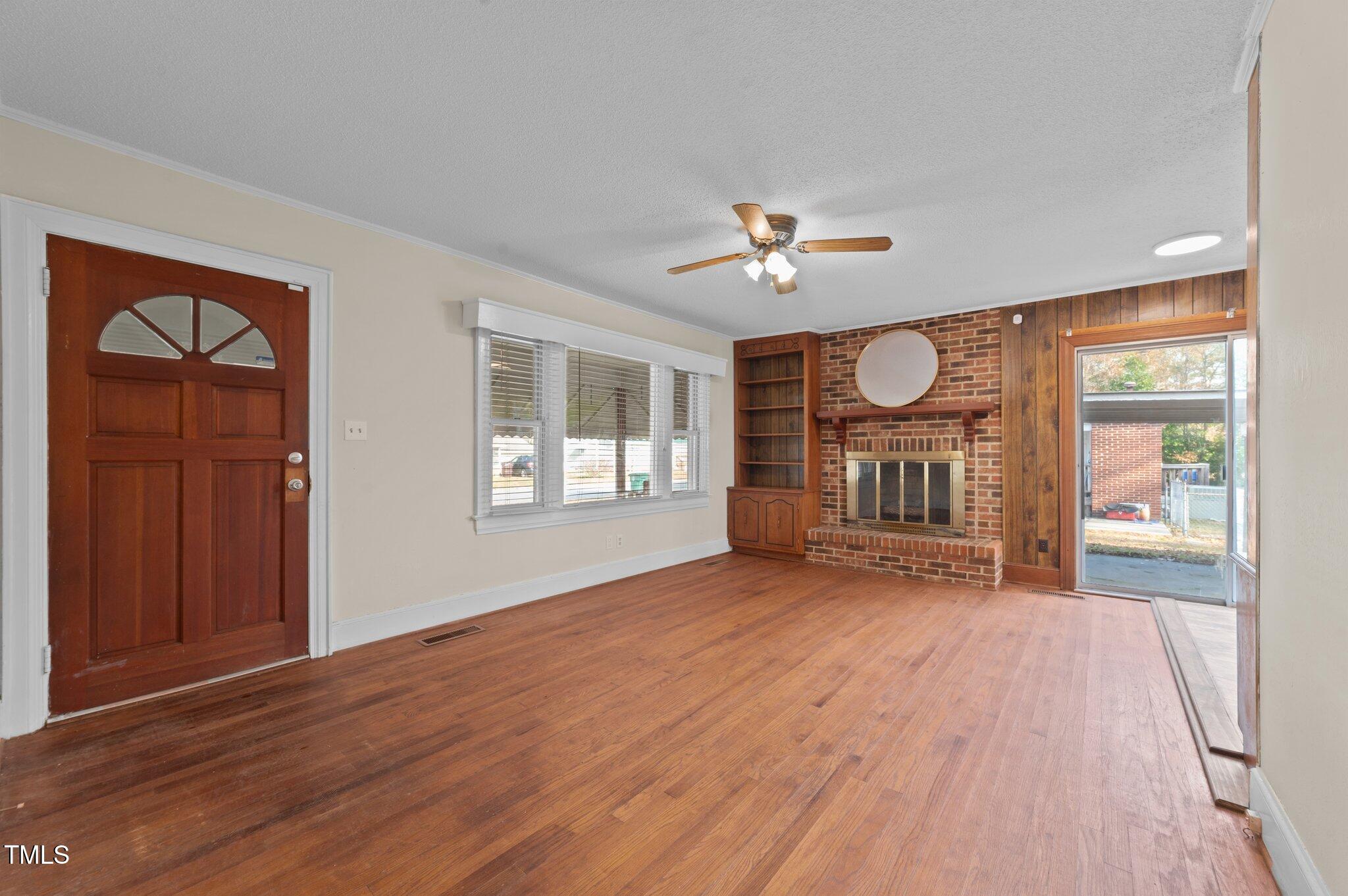 505 W Johnston Street Property Photo 6