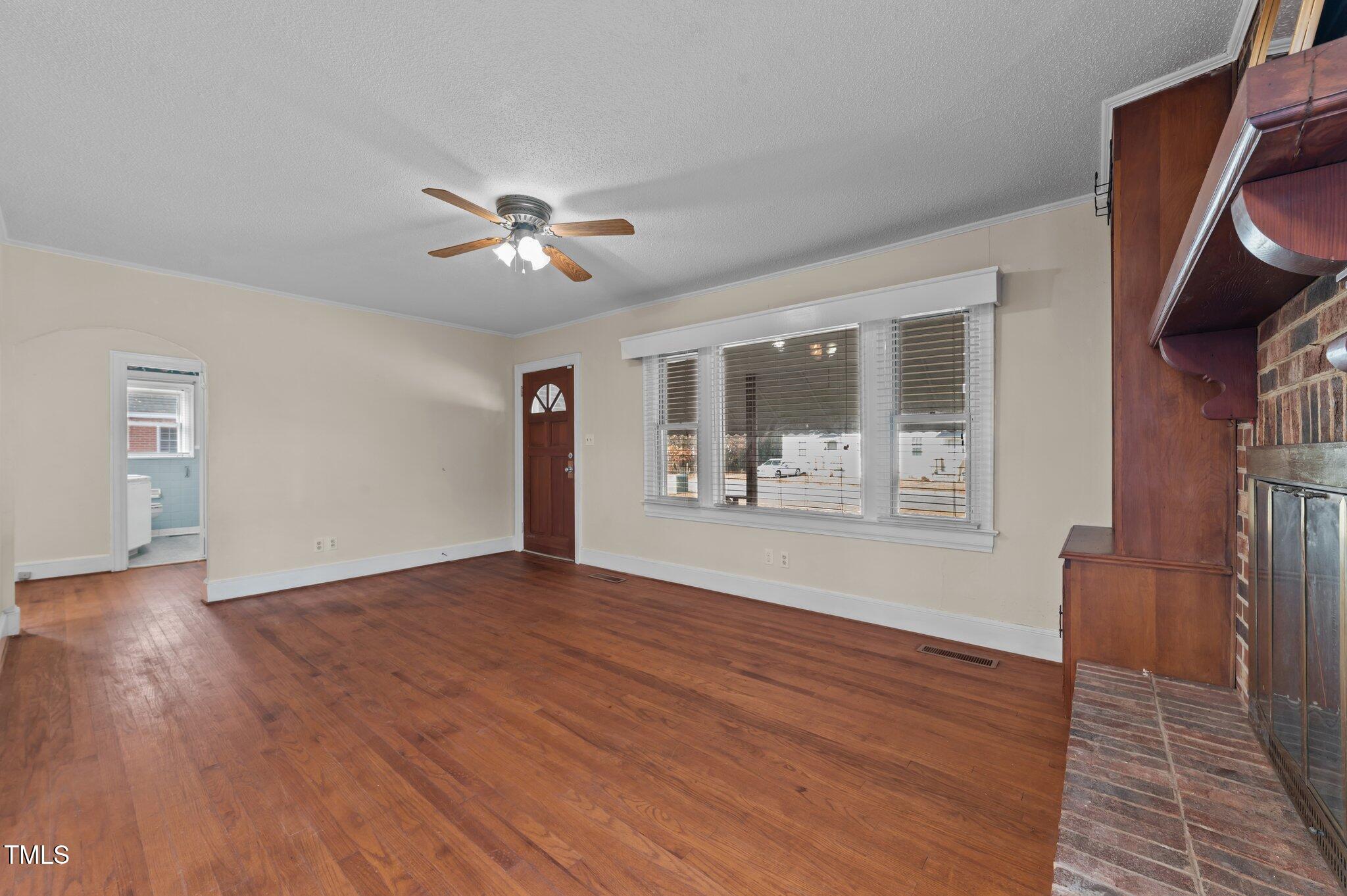 505 W Johnston Street Property Photo 8