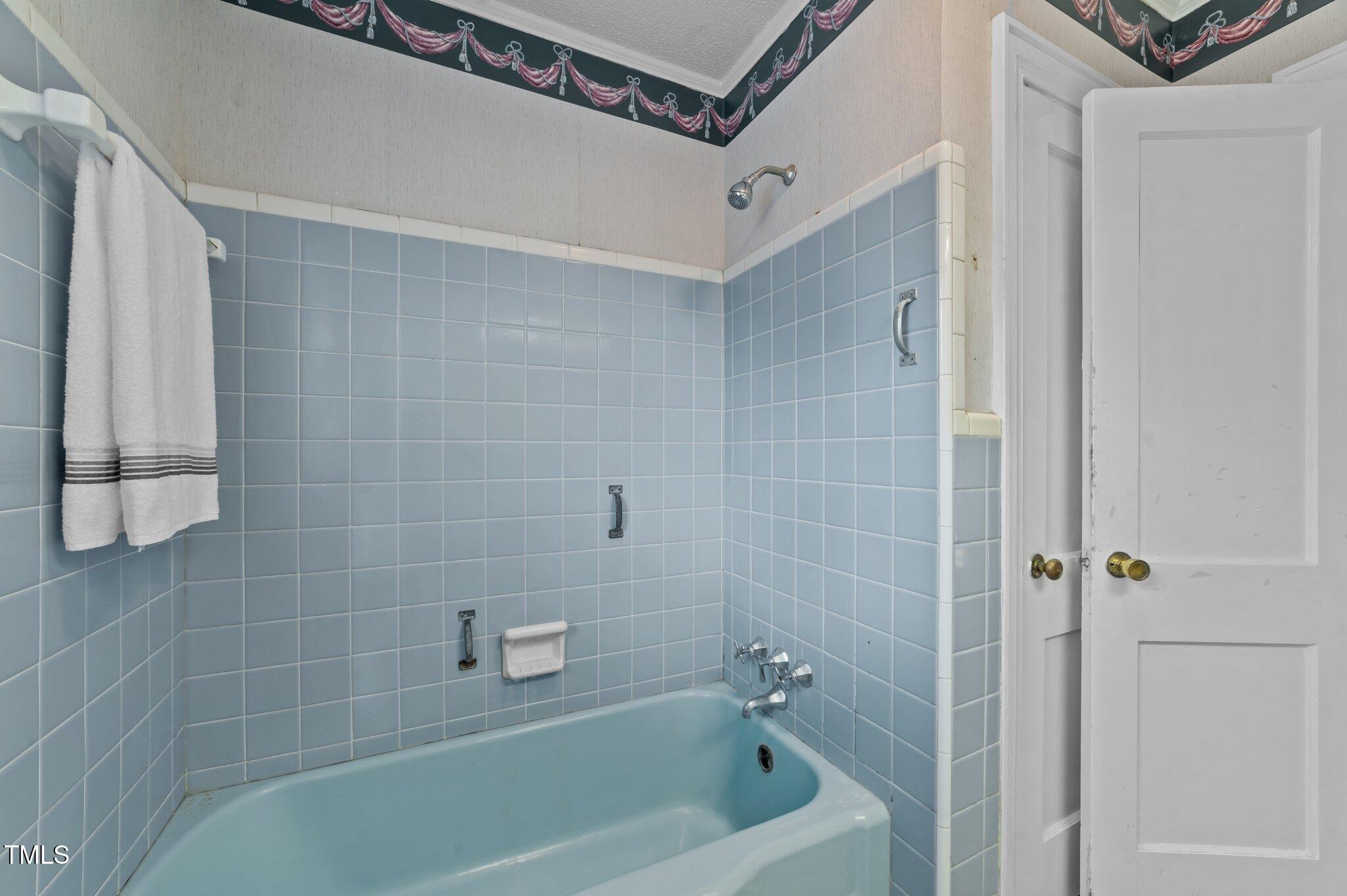 505 W Johnston Street Property Photo 26