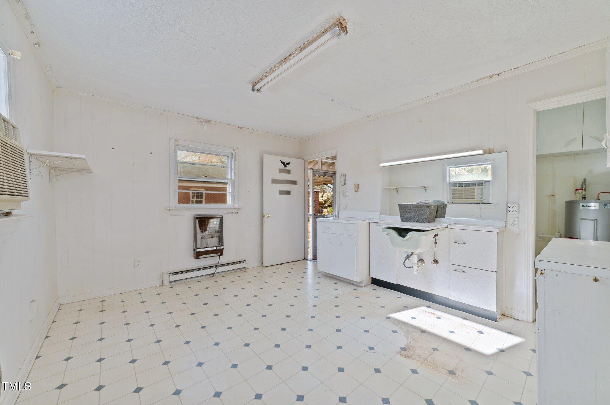 505 W Johnston Street Property Photo 29