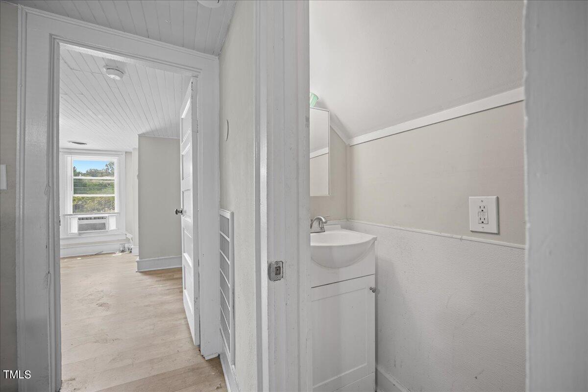 1208 Downing Street Sw Property Photo 14