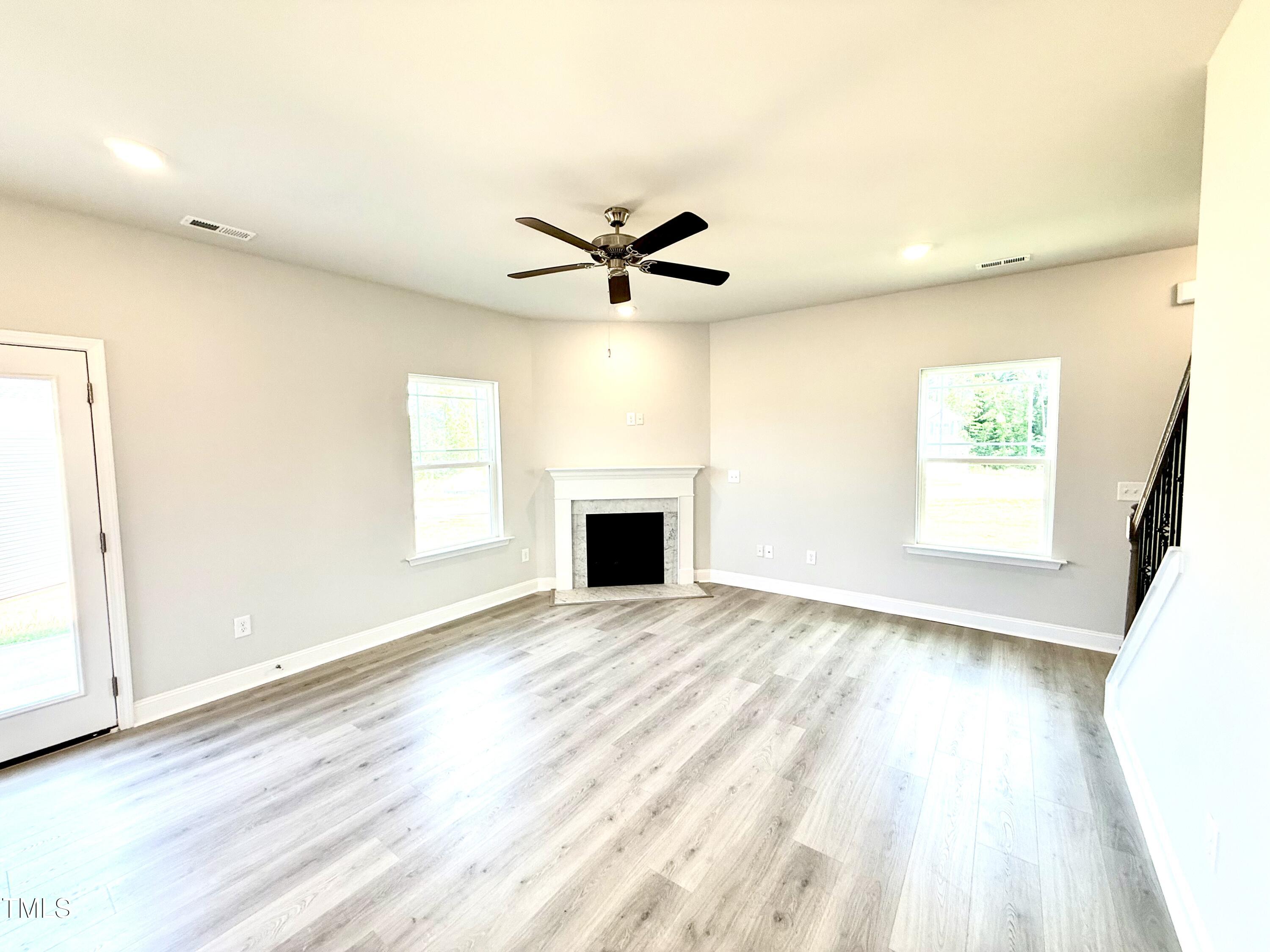 211 Drayton Hall Lane Property Photo 6