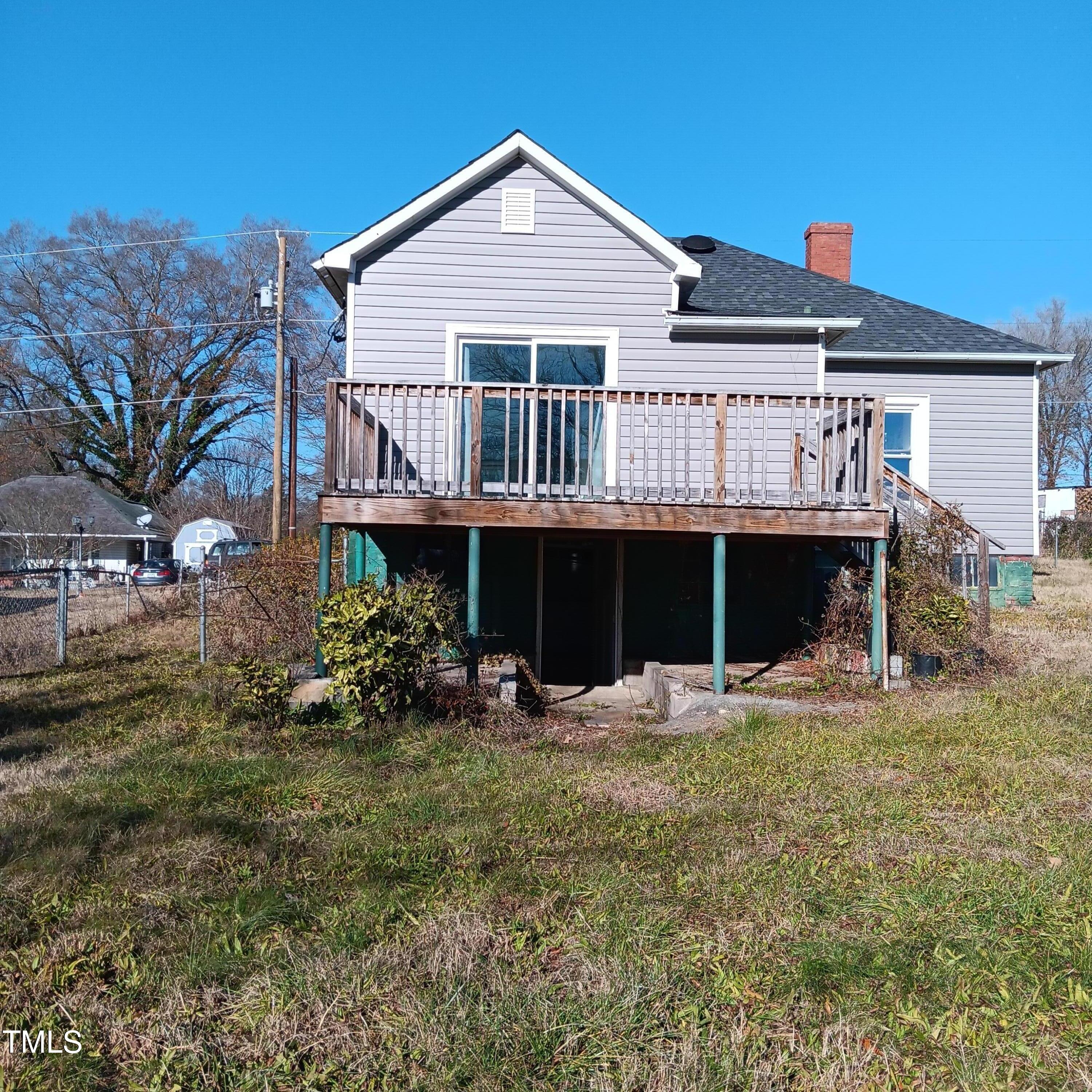 994 Burton Street Property Photo 3