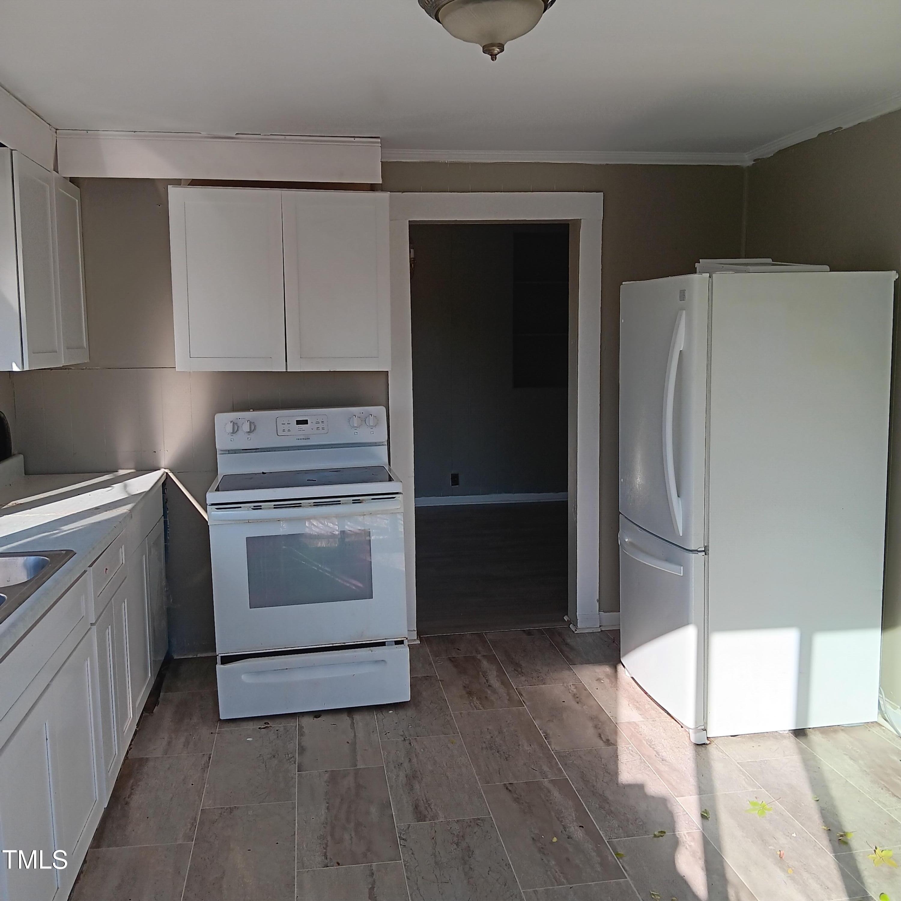 994 Burton Street Property Photo 11