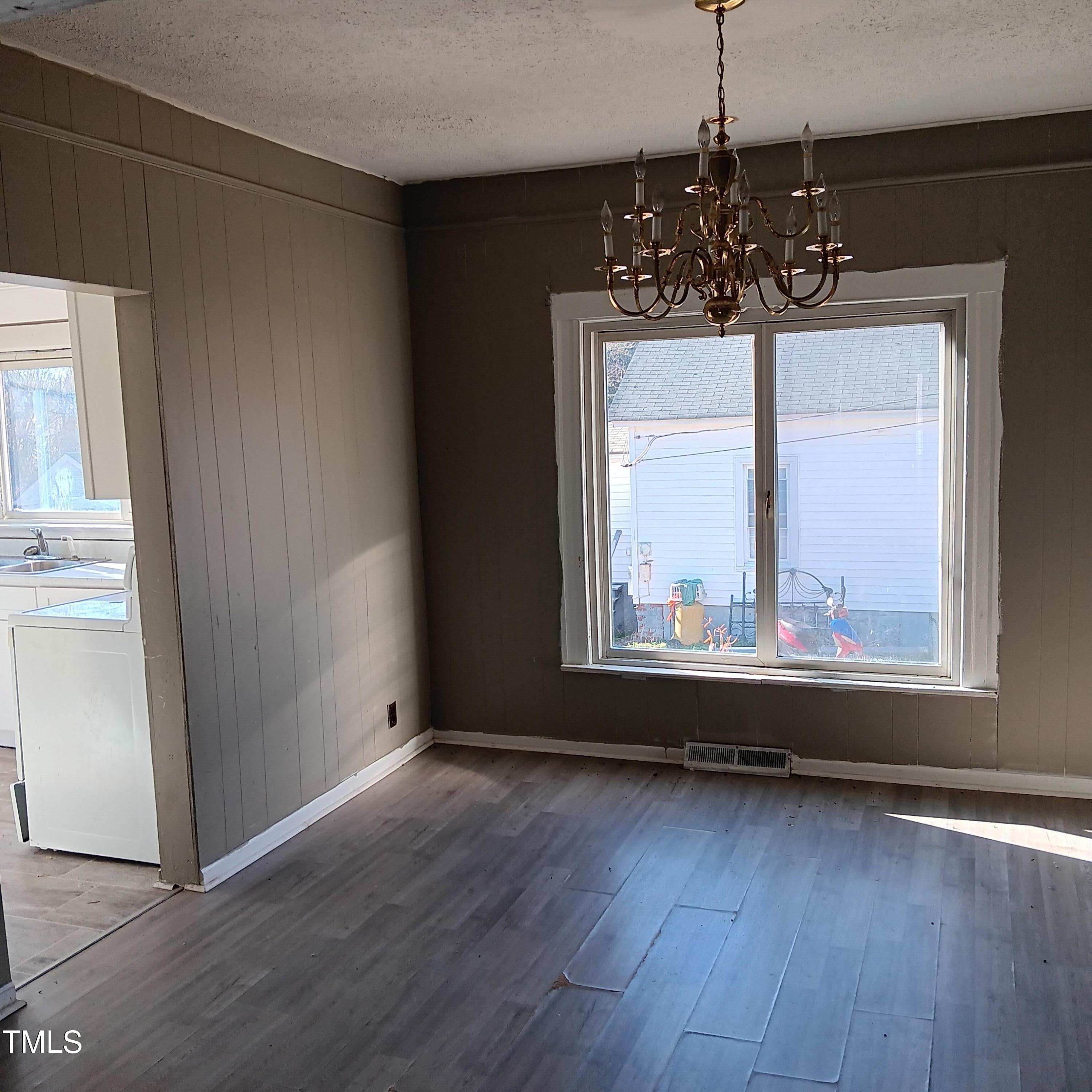 994 Burton Street Property Photo 13