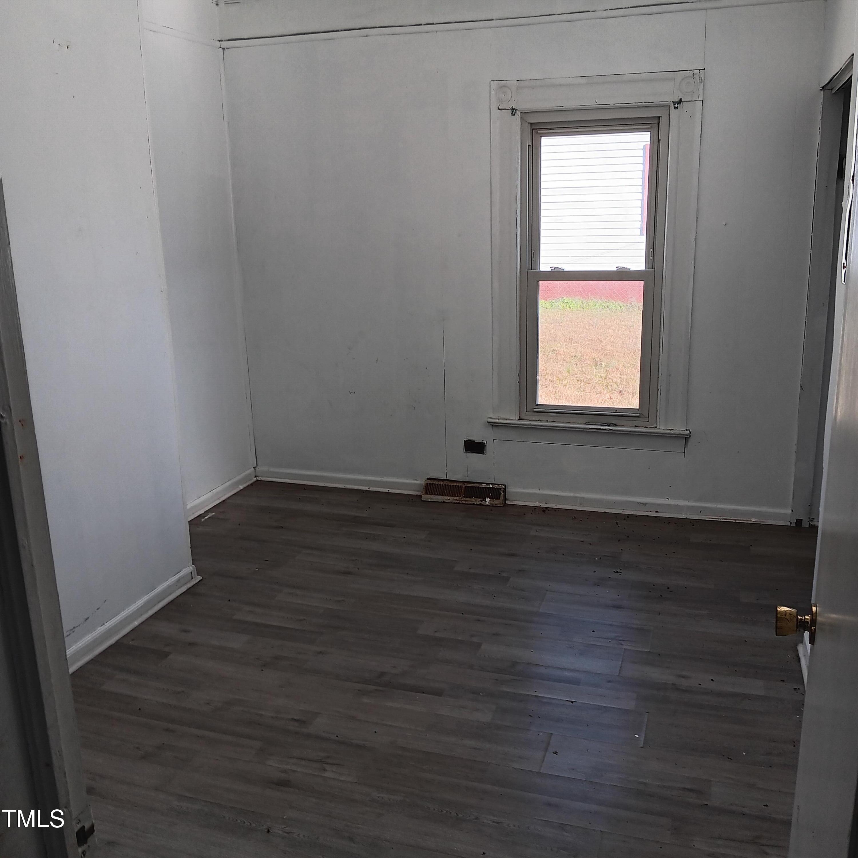 994 Burton Street Property Photo 16
