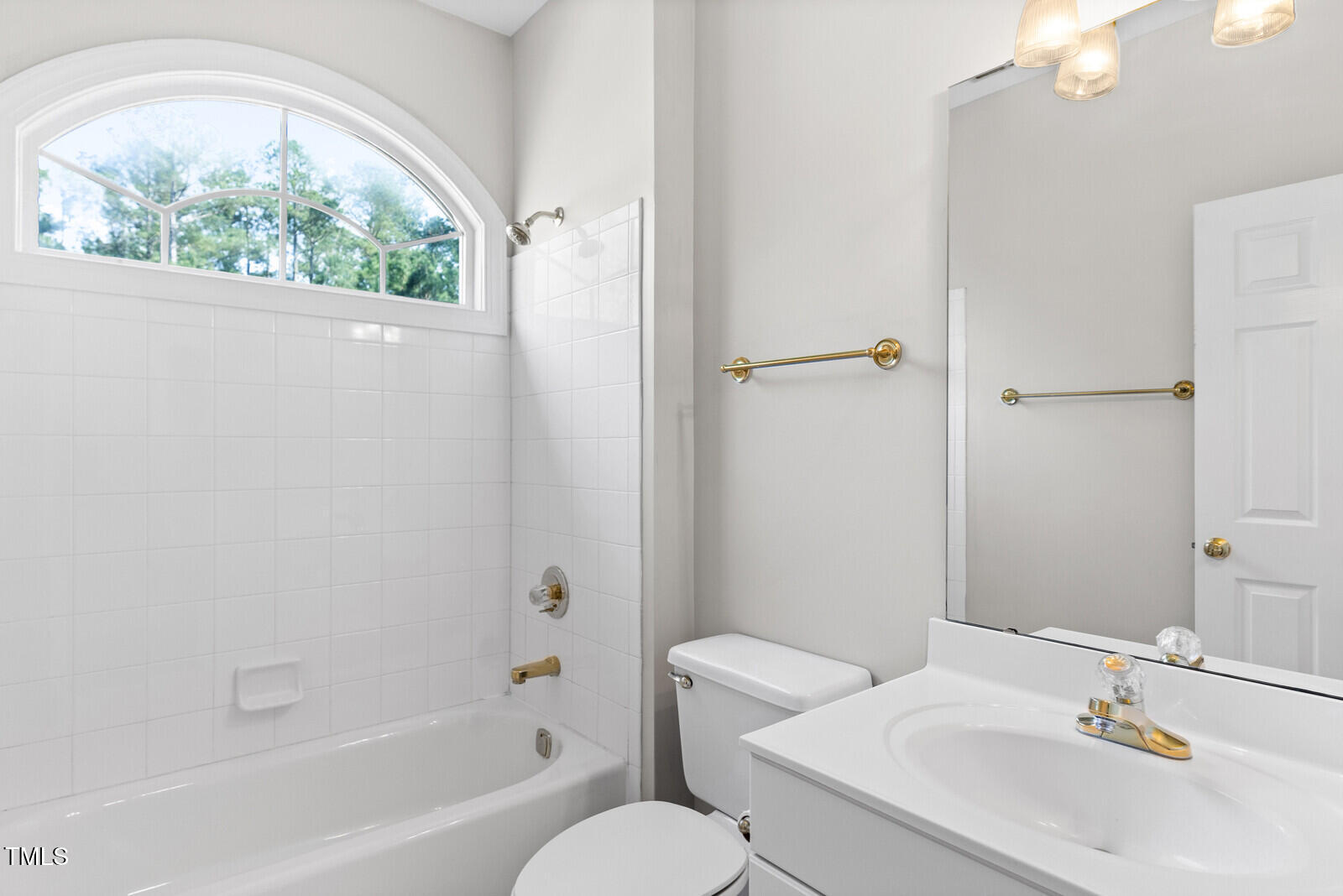 1231 Kelton Cottage Way Property Photo 19