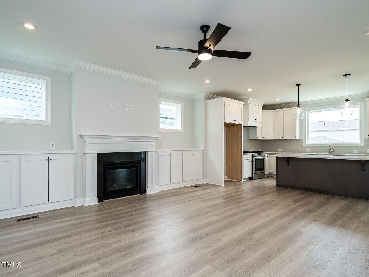1812 Bright Lantern Way Property Photo 3