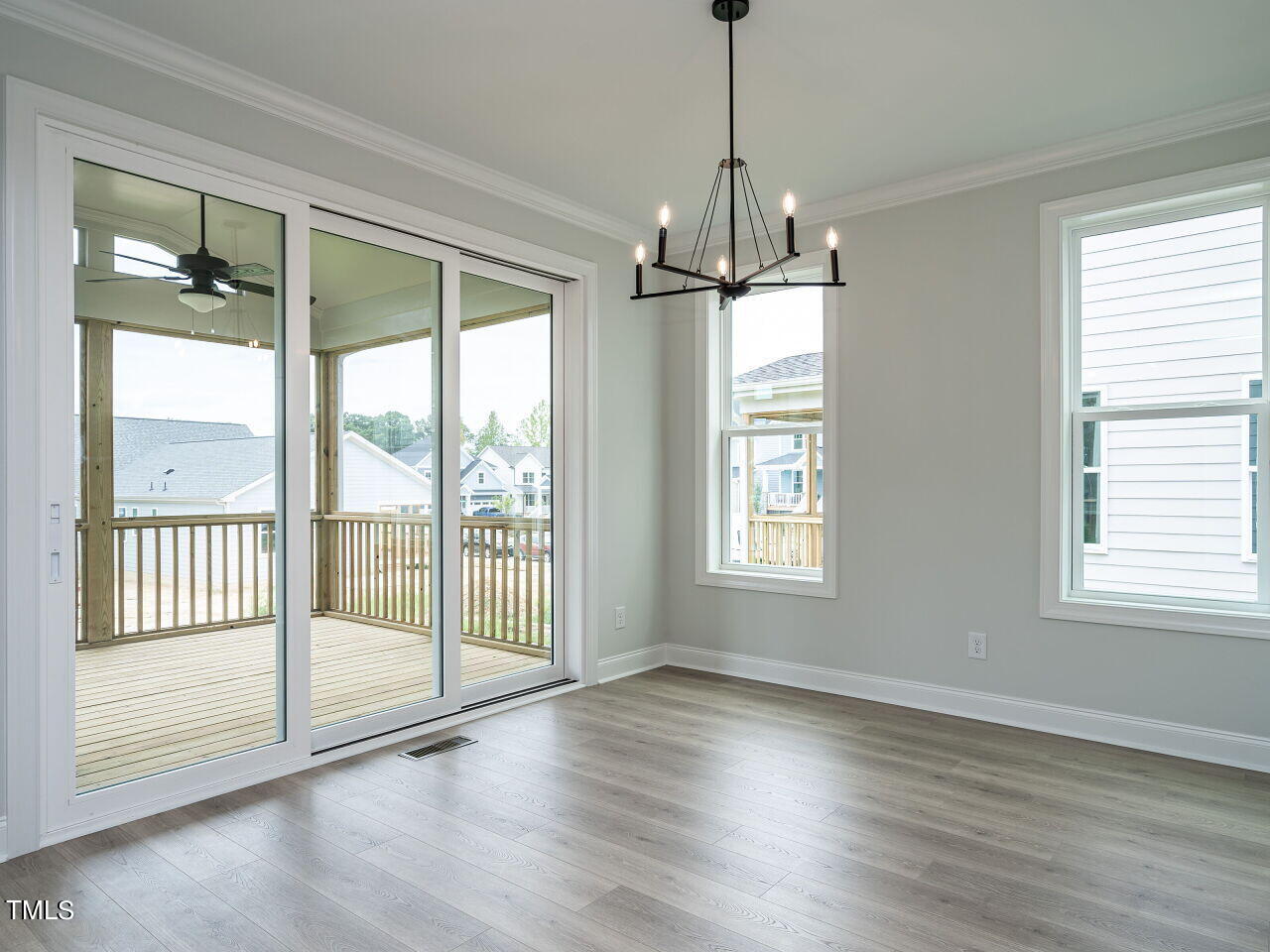 1812 Bright Lantern Way Property Photo 8