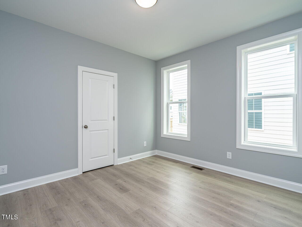 1812 Bright Lantern Way Property Photo 13