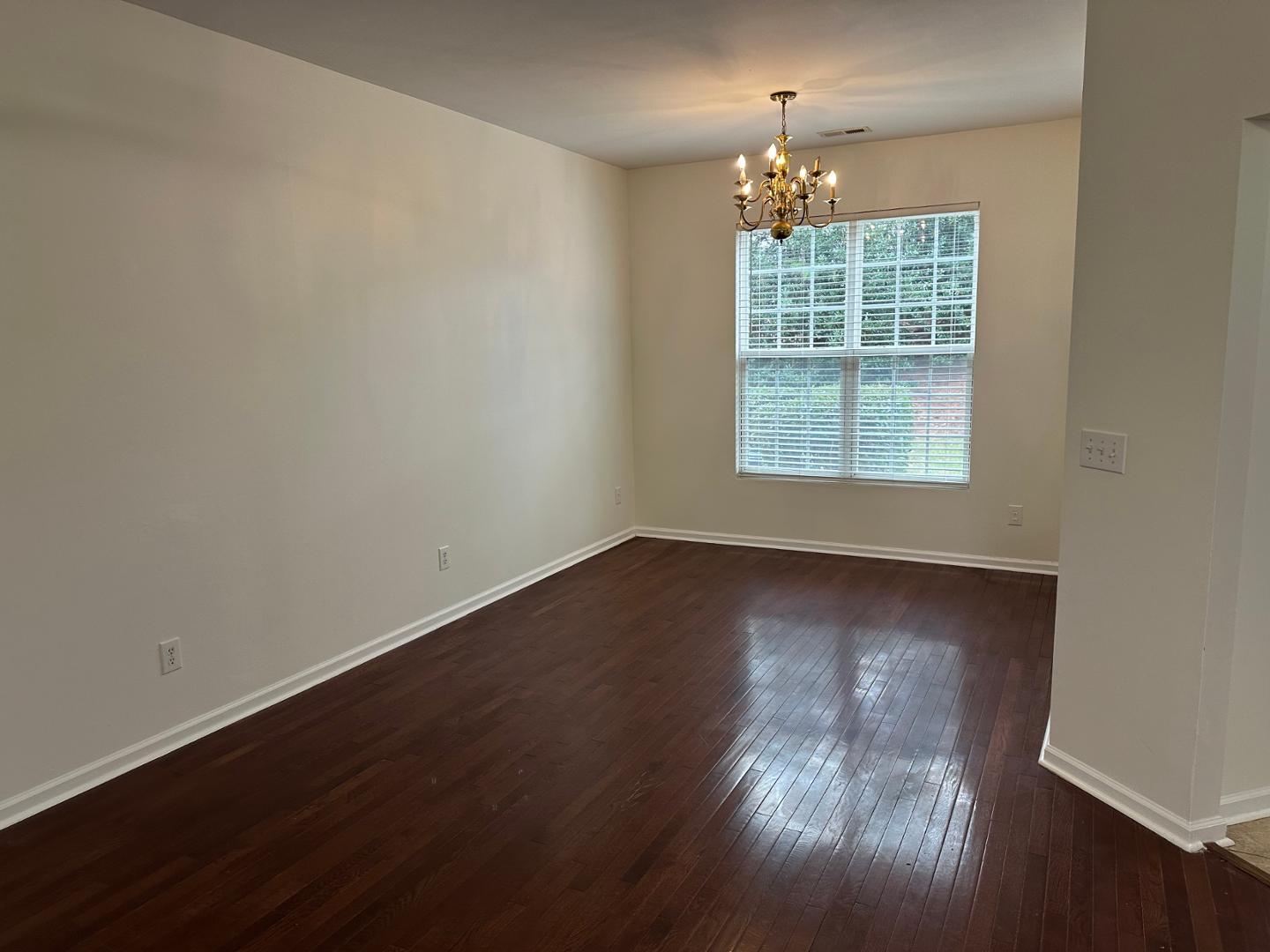 522 Writers Way Property Photo 4