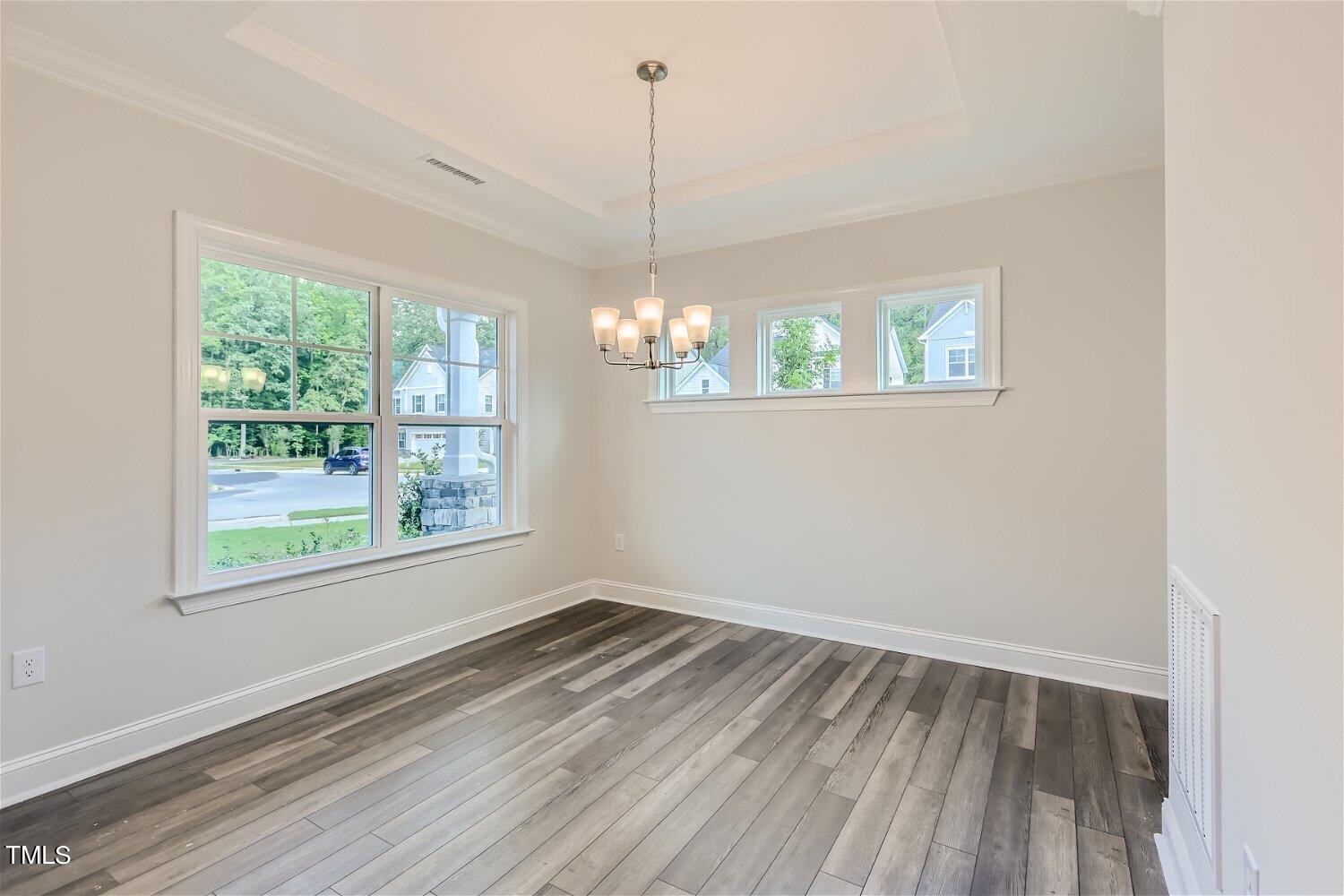 604 Emerald Bay Circle Property Photo 5