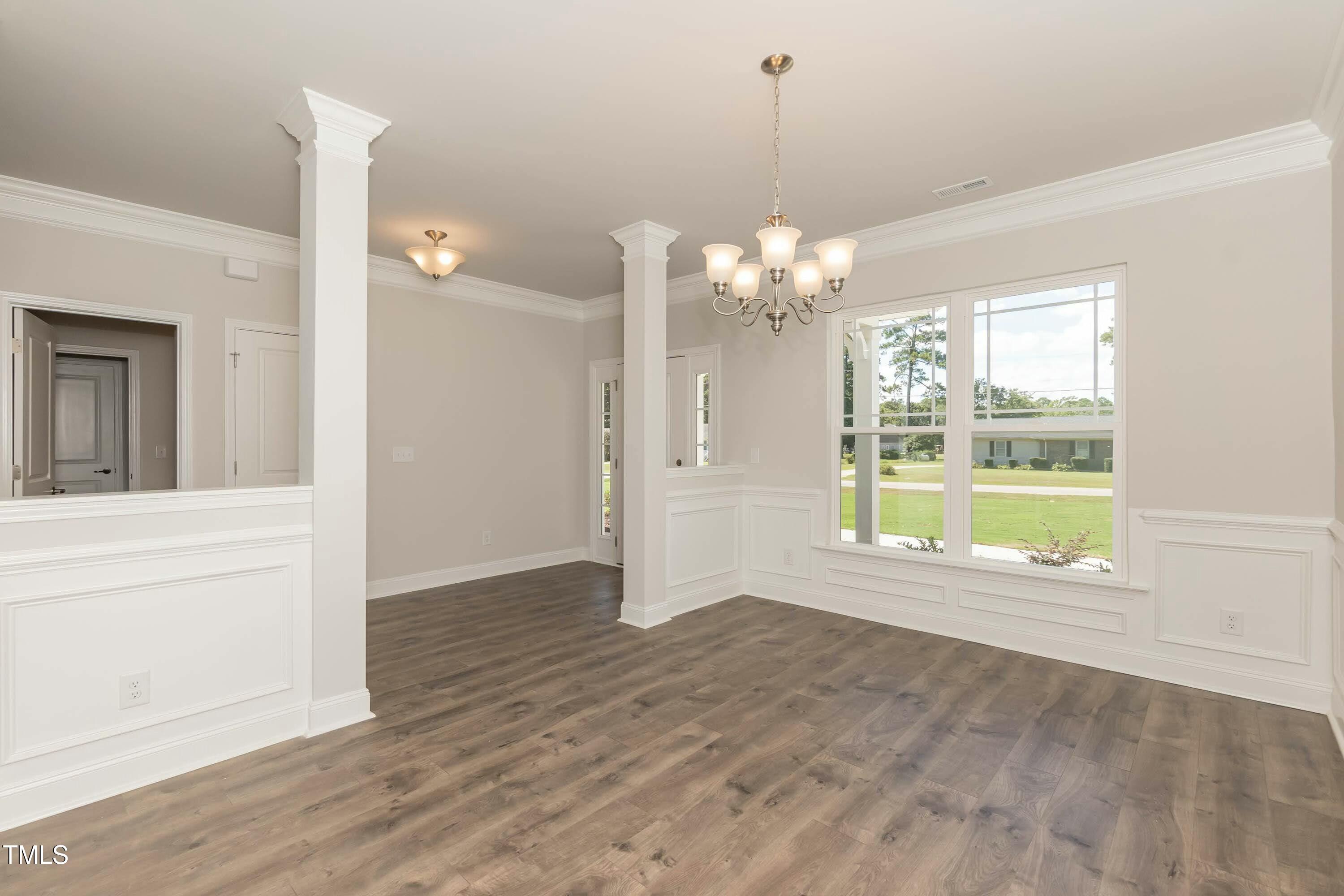 587 Glenkirk Place Property Photo 3