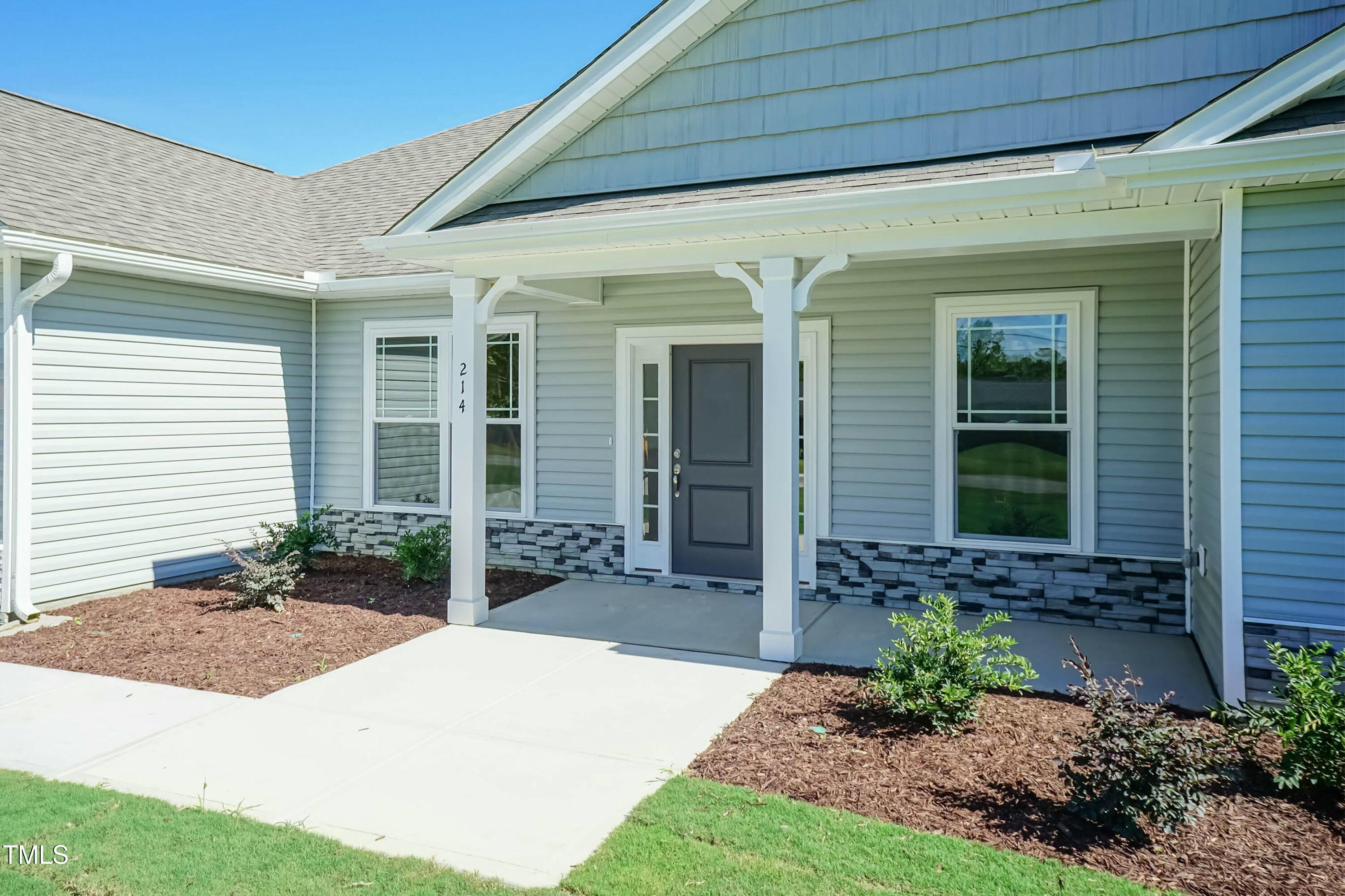 587 Glenkirk Place Property Photo 6
