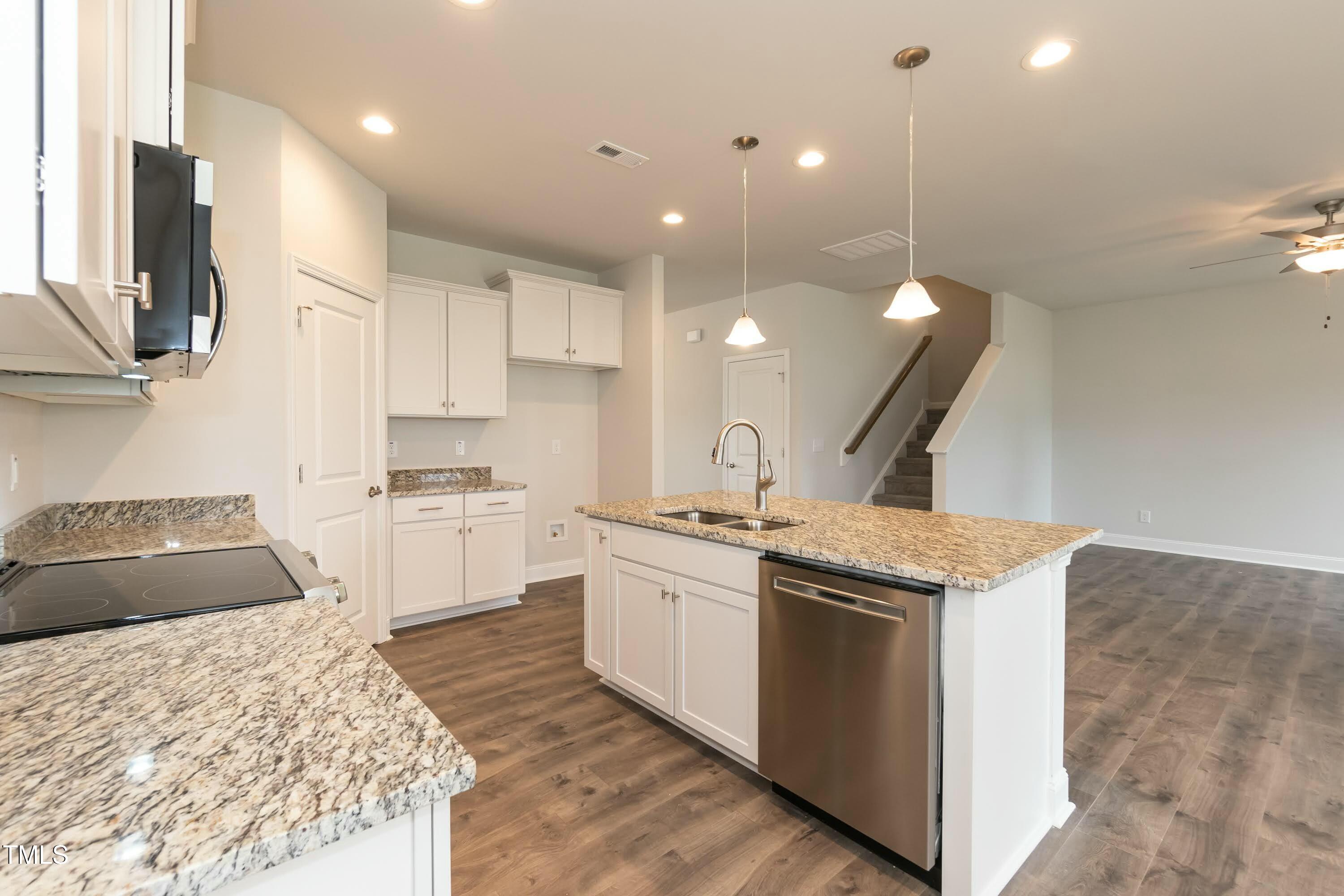 590 Glenkirk Place Property Photo 15