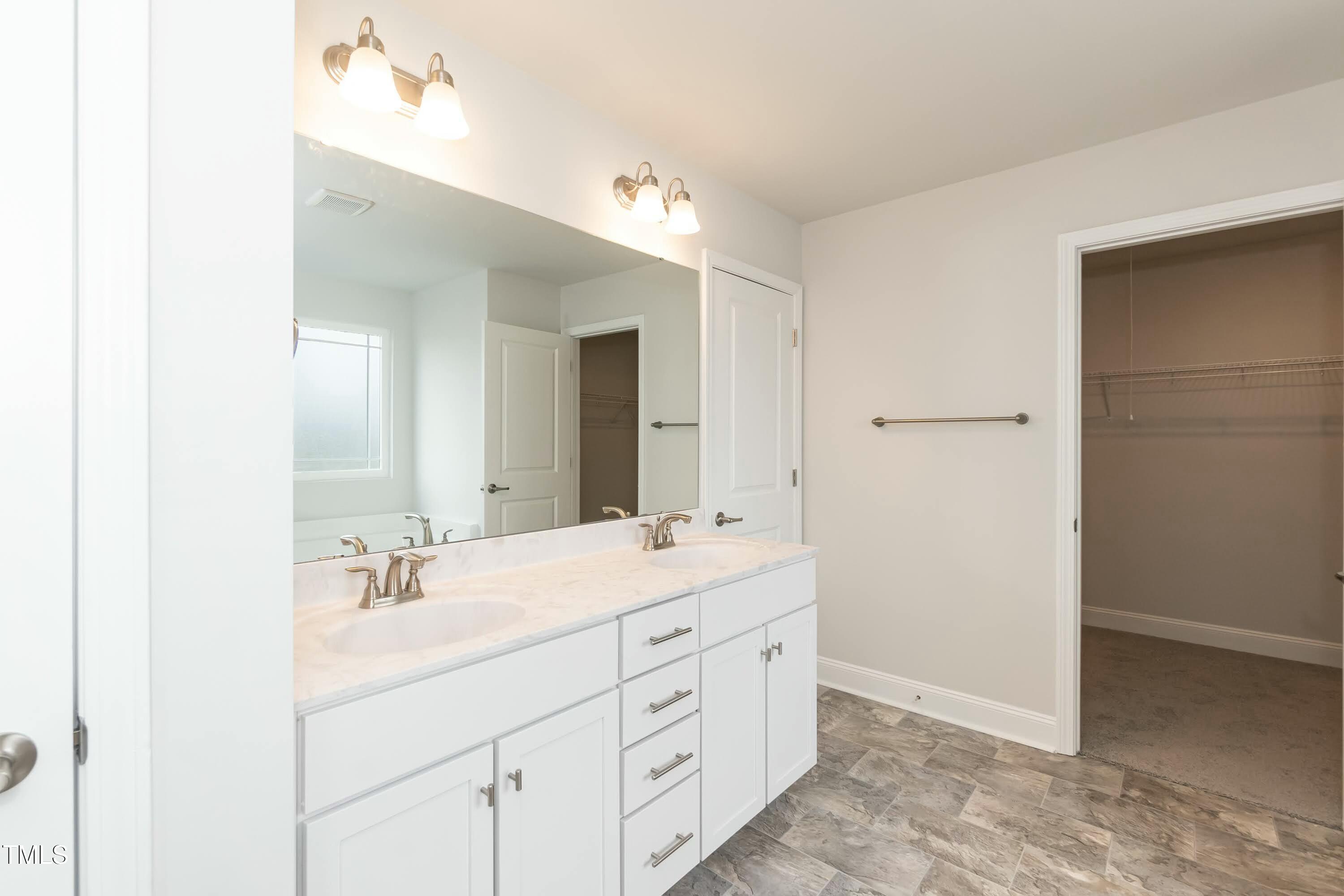 590 Glenkirk Place Property Photo 25