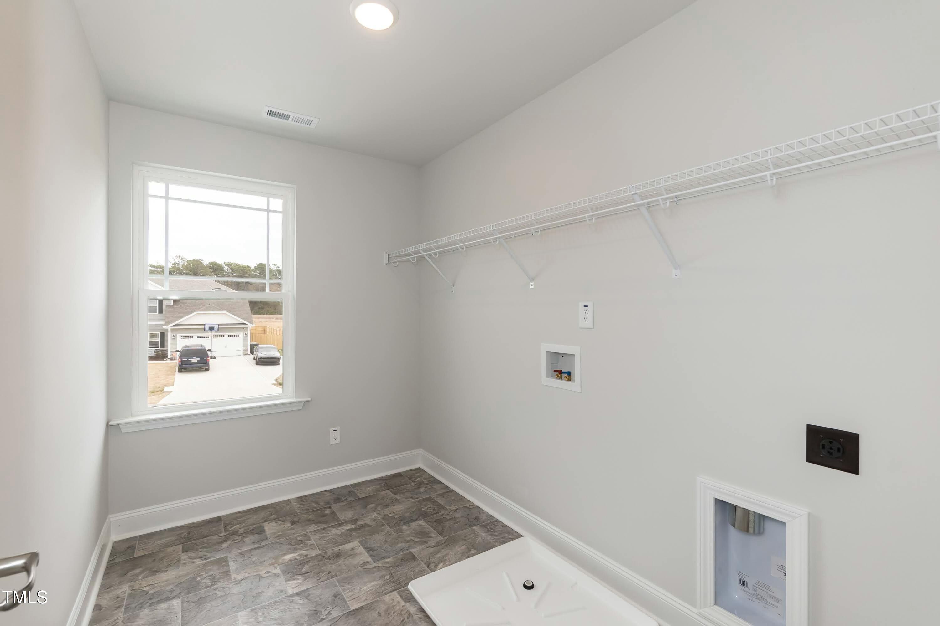 590 Glenkirk Place Property Photo 33