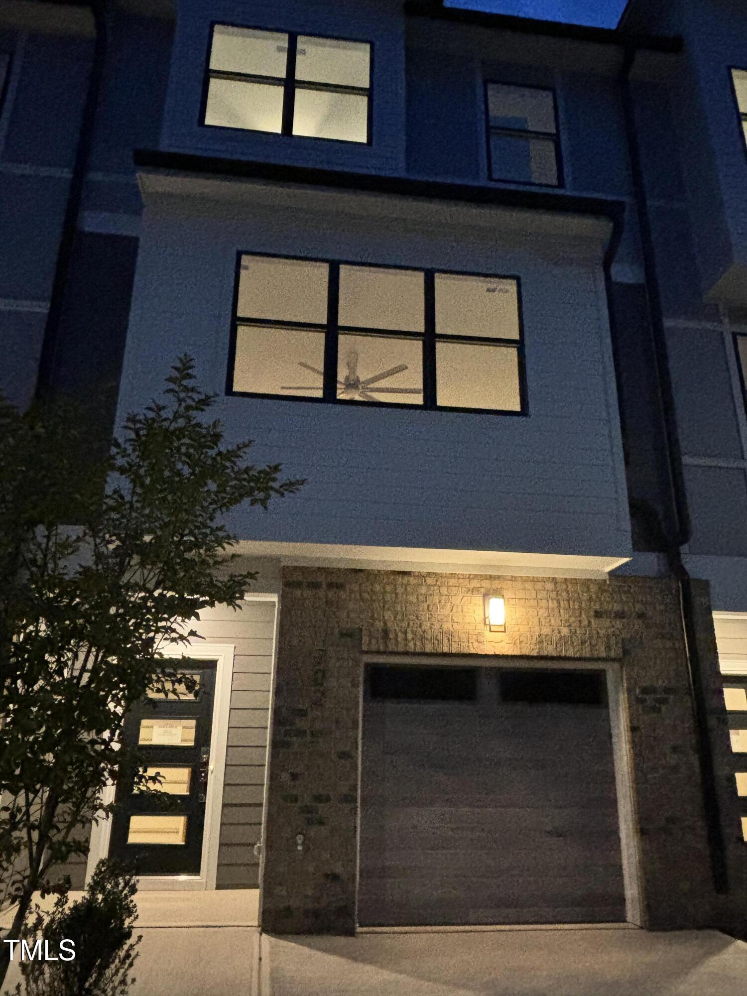 702 Portia Way Property Photo 1