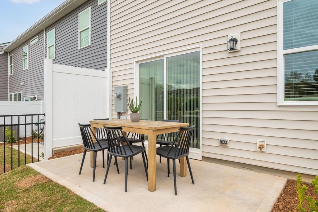 7650 Acc Boulevard Property Photo 11