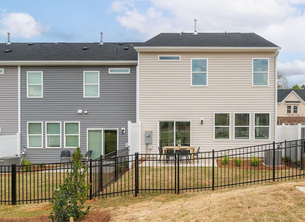 7650 Acc Boulevard Property Photo 12