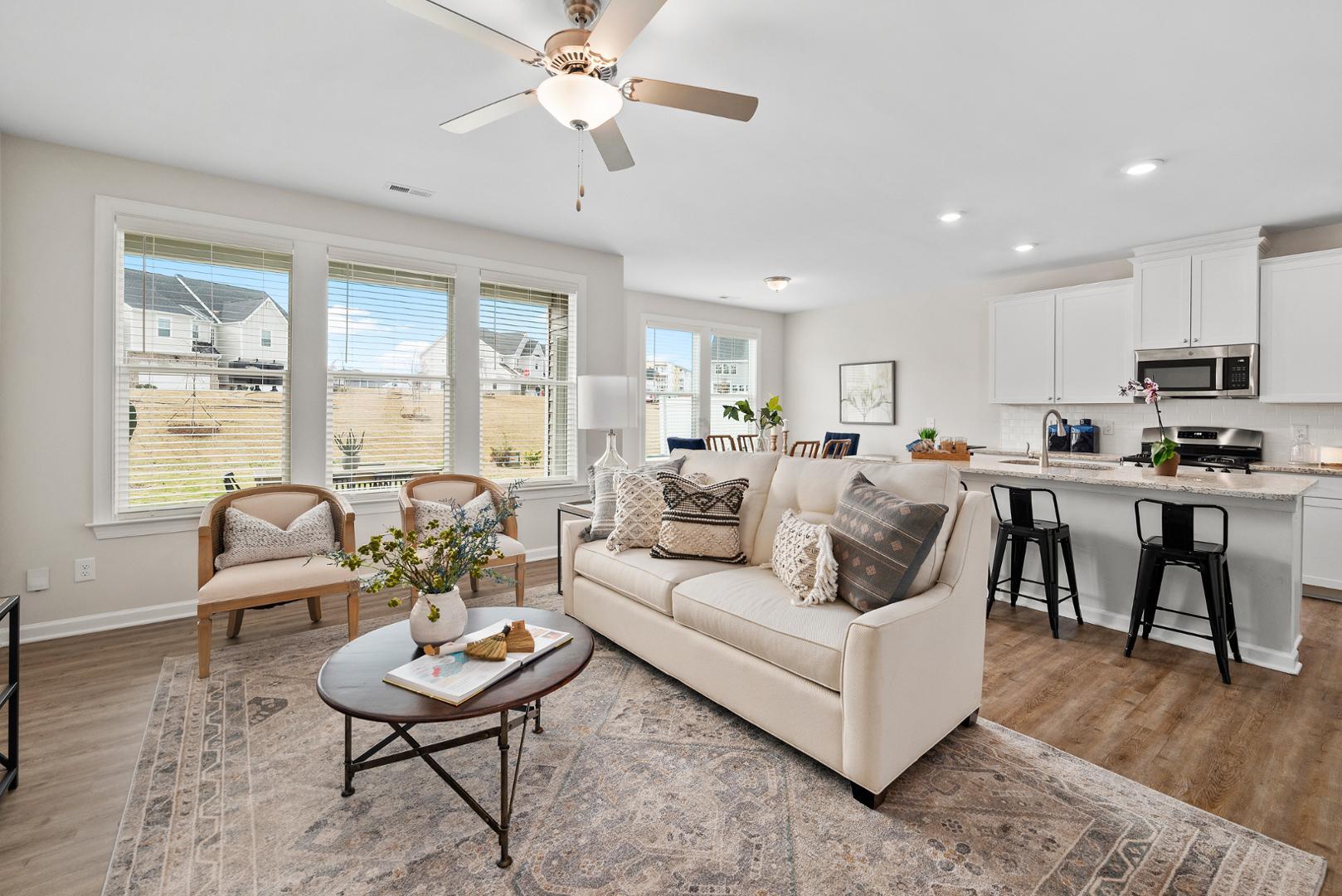 7650 Acc Boulevard Property Photo 1