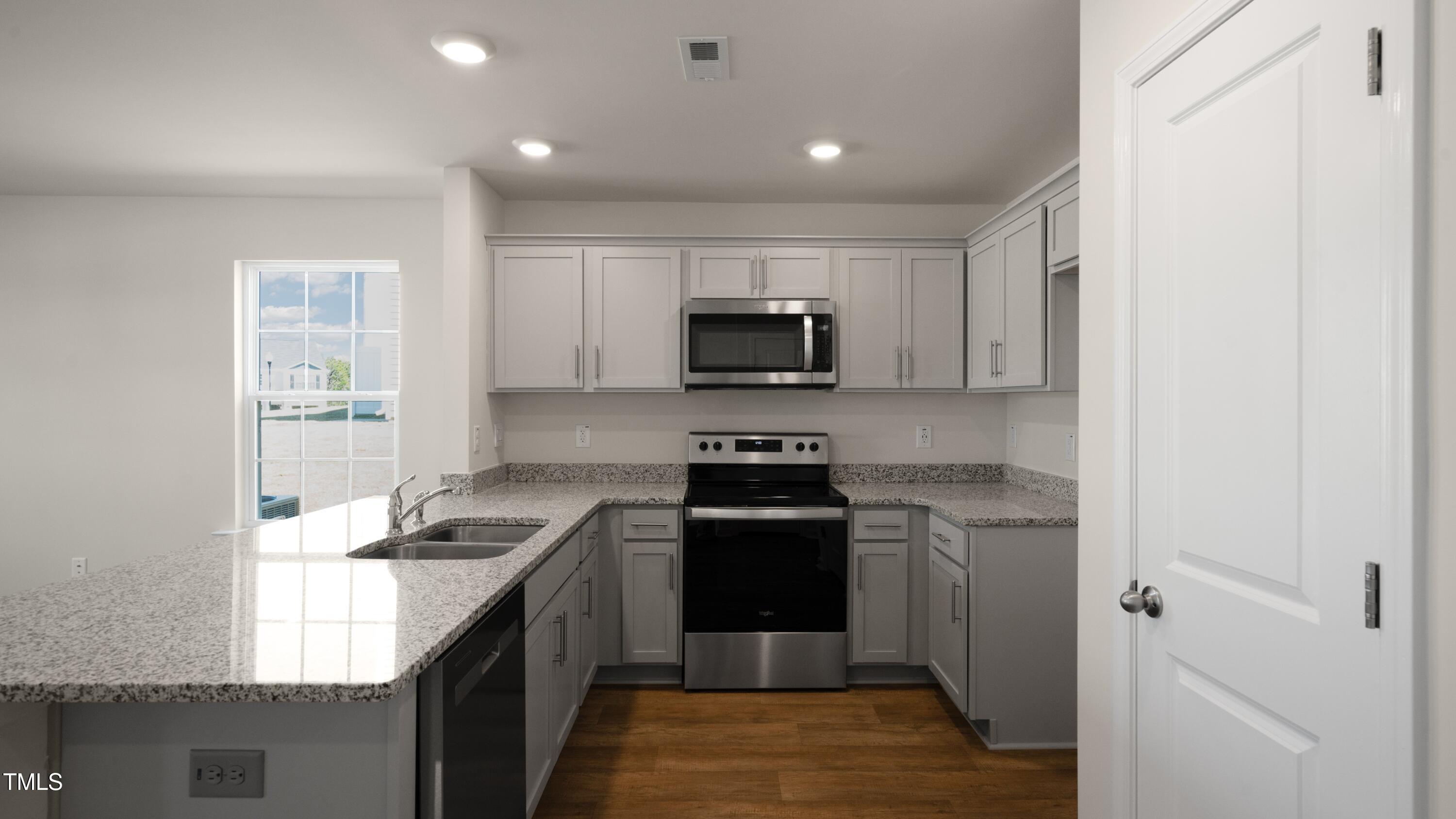 511 Fife Ct. Property Photo 4