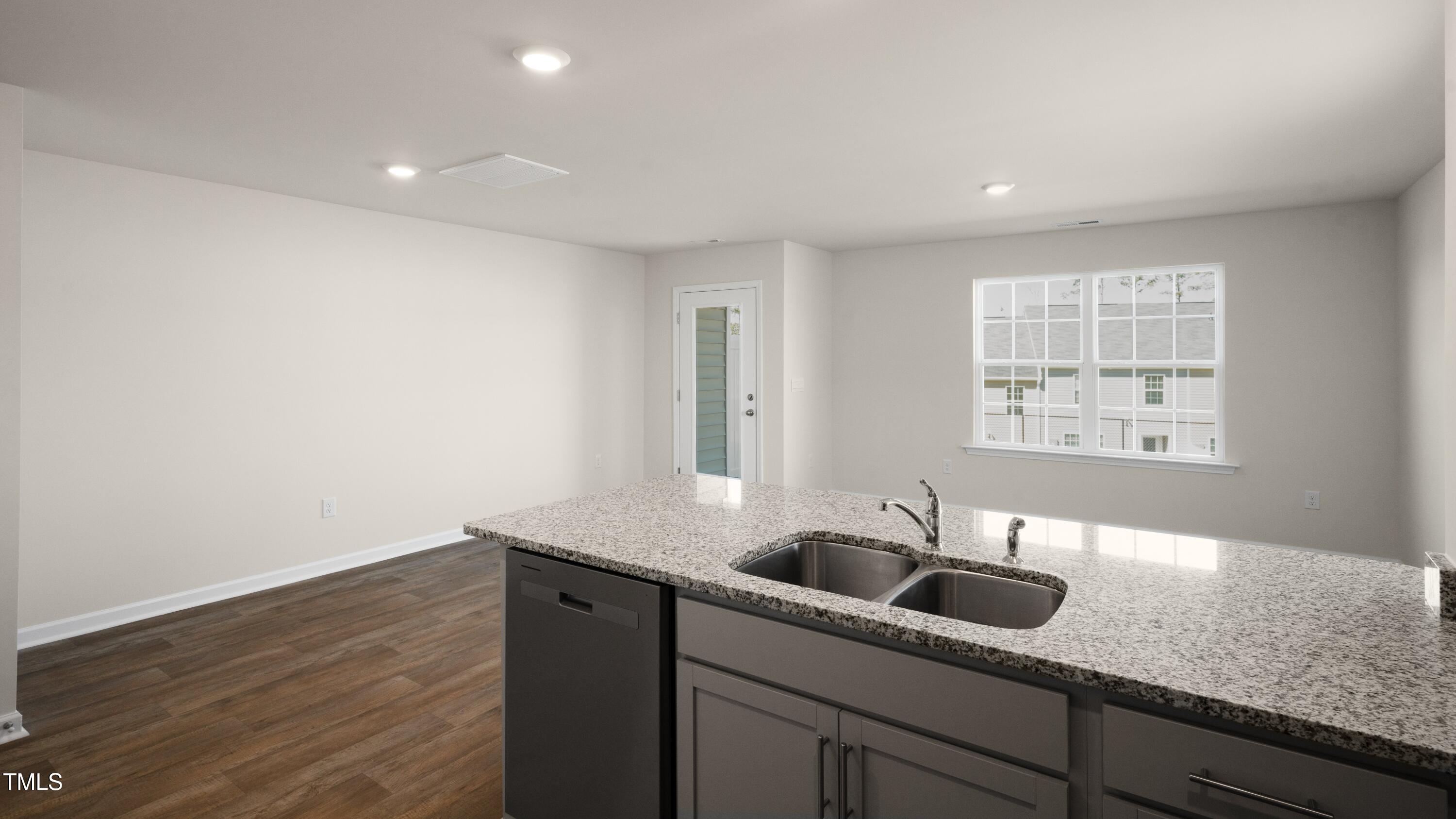 511 Fife Ct. Property Photo 5
