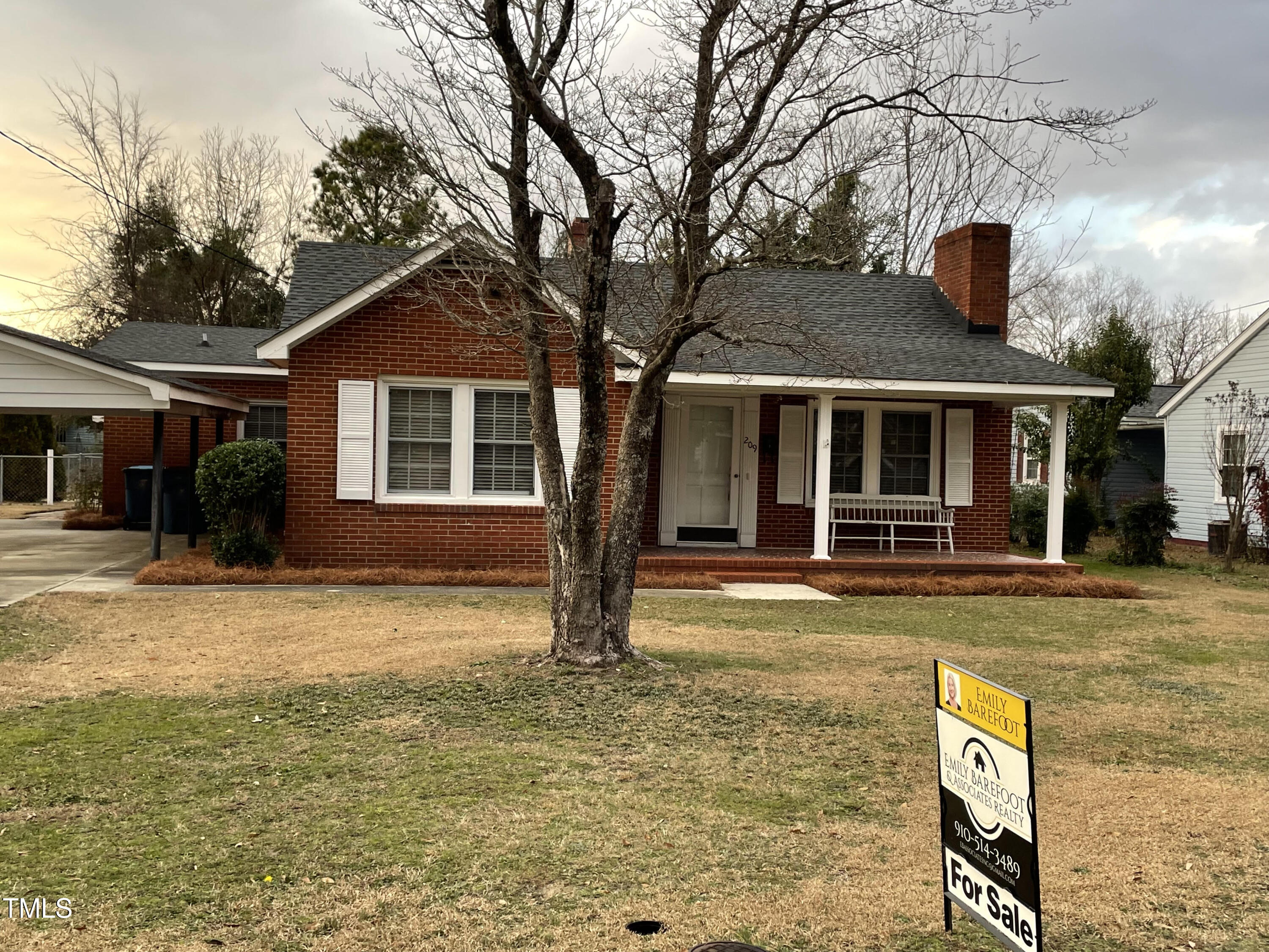 209 N Watauga Avenue Property Photo