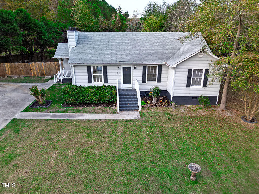 1924 Edgeleaf Drive Property Photo