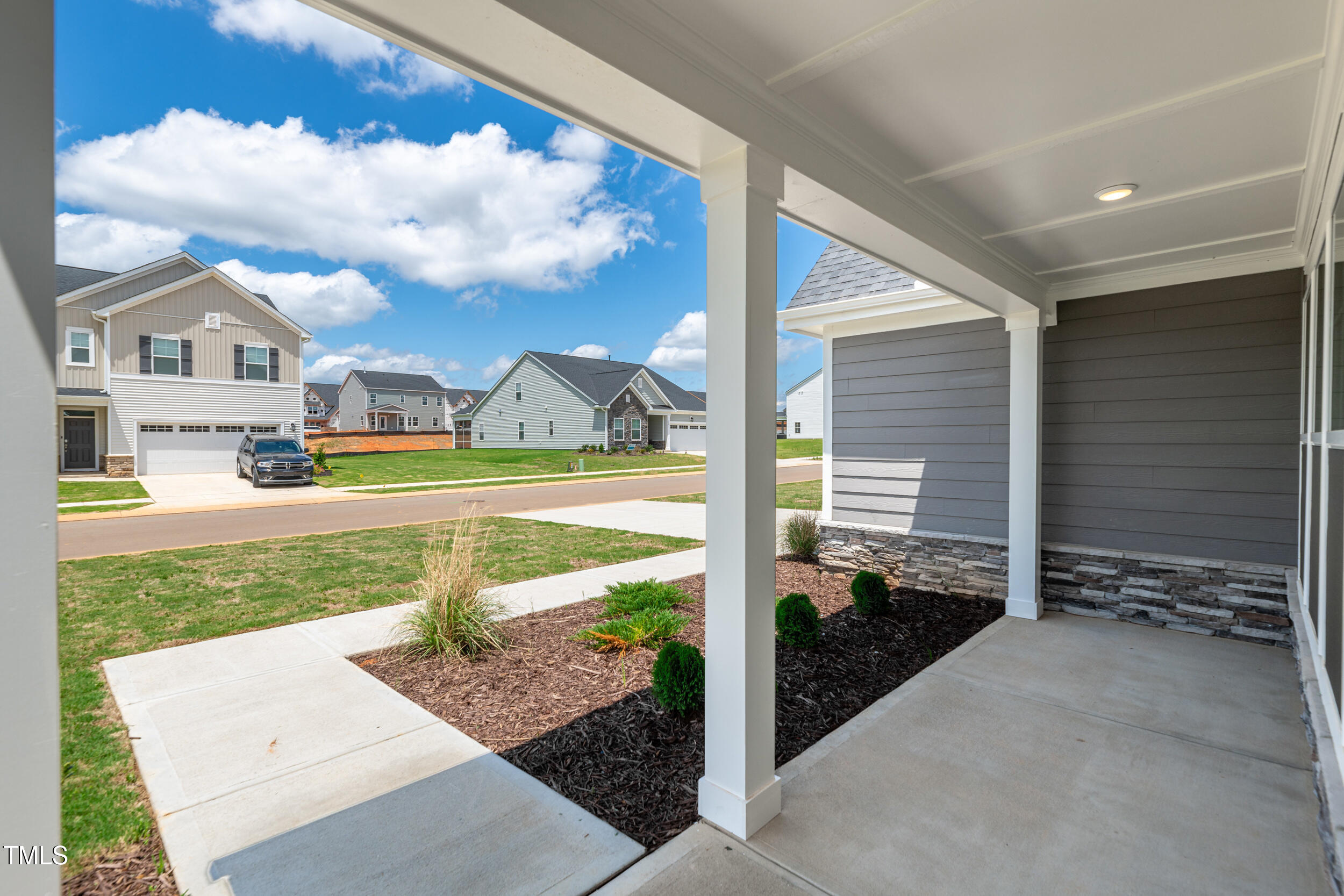 467 Ravensworth Drive Property Photo 4