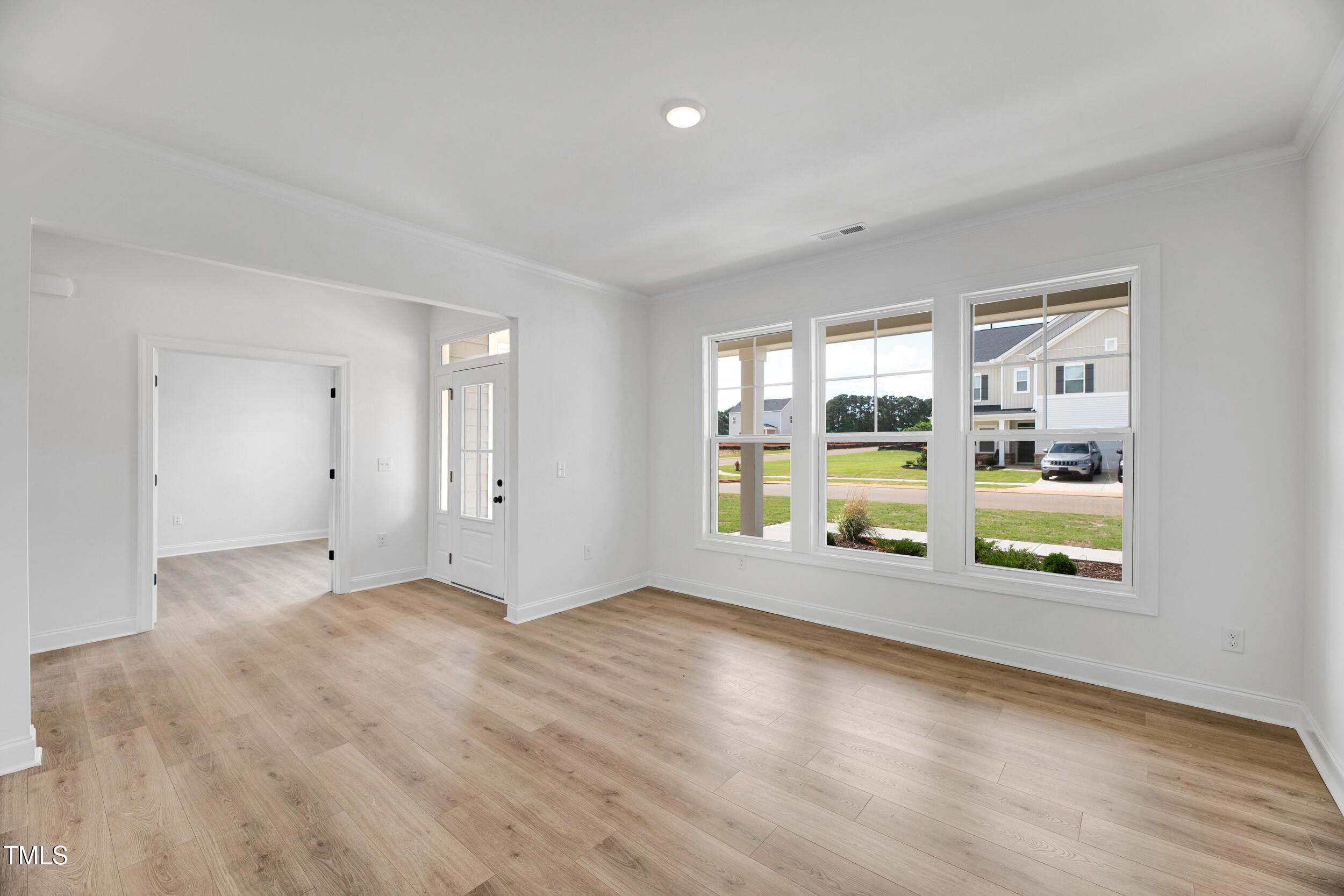 467 Ravensworth Drive Property Photo 10